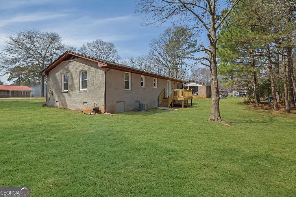 2030 Euclid Street Property Photo 5