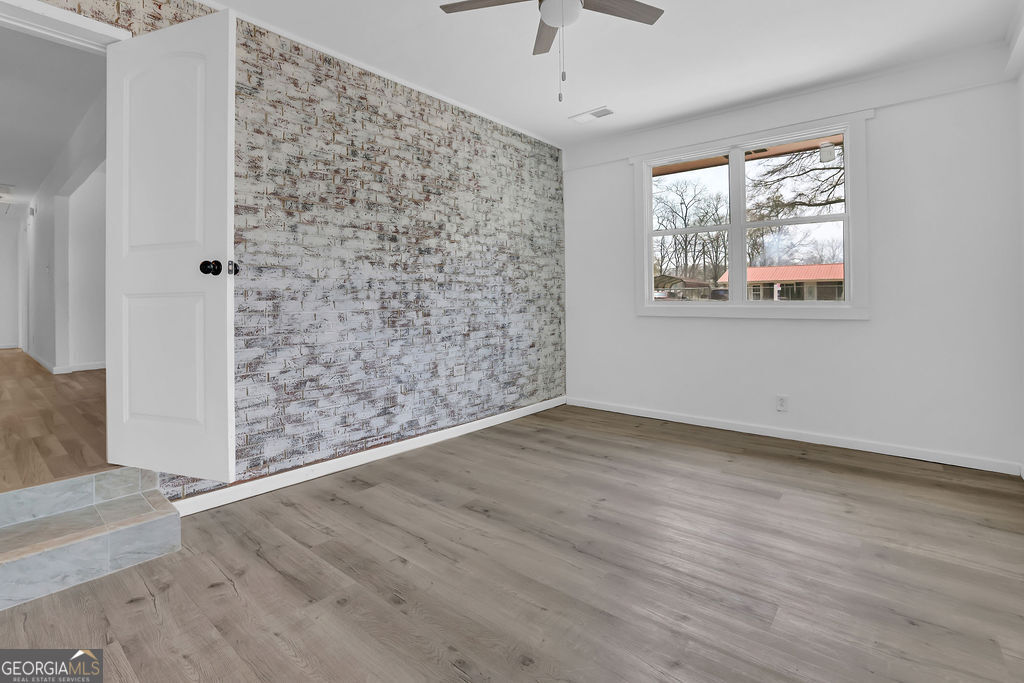 2030 Euclid Street Property Photo 13
