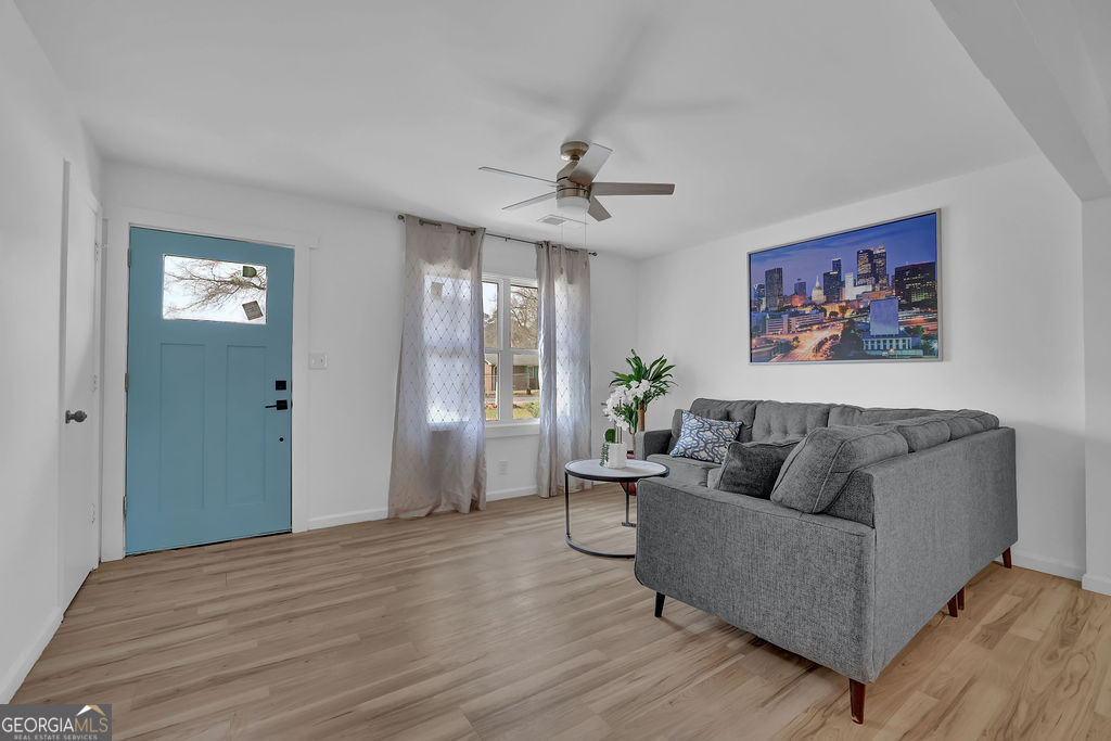 2030 Euclid Street Property Photo 17