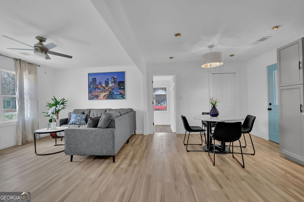 2030 Euclid Street Property Photo 19
