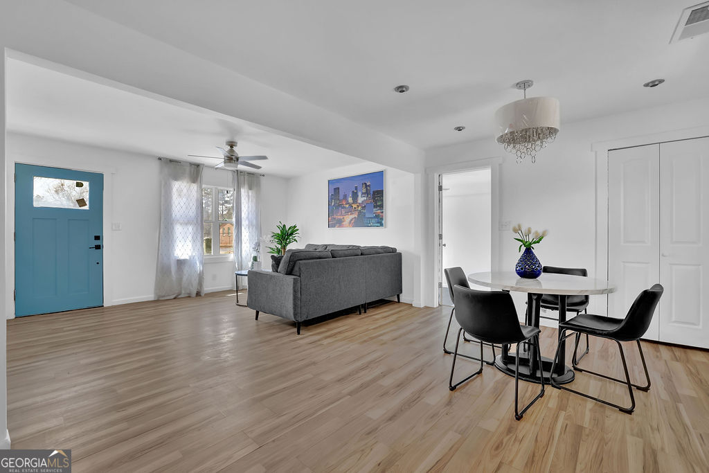 2030 Euclid Street Property Photo 21