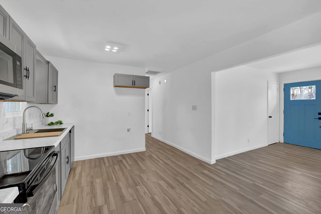 2030 Euclid Street Property Photo 26