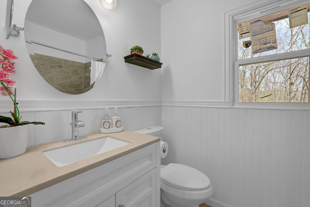 2030 Euclid Street Property Photo 35