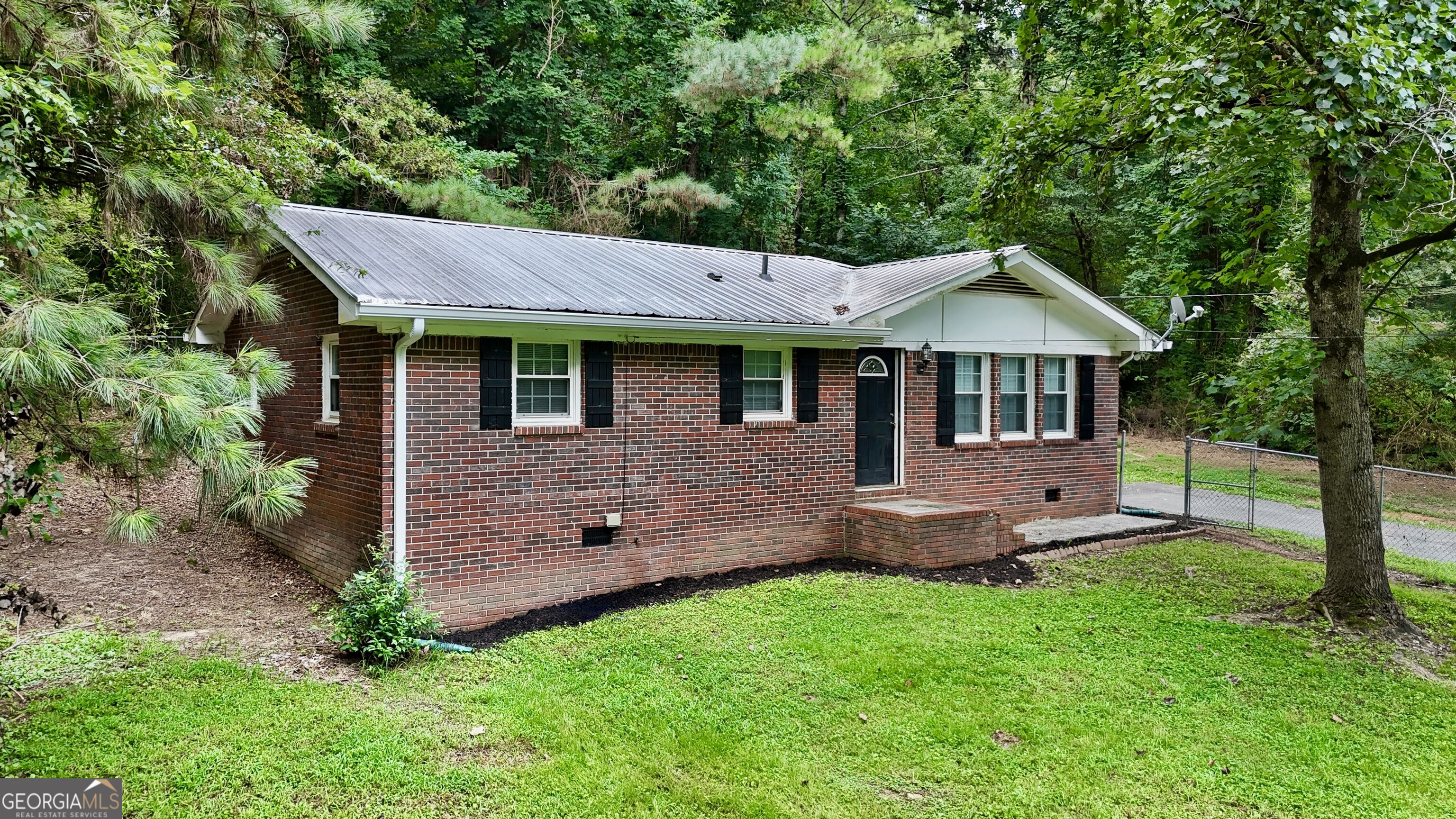 227 Cantrell Drive Sw Property Photo 2