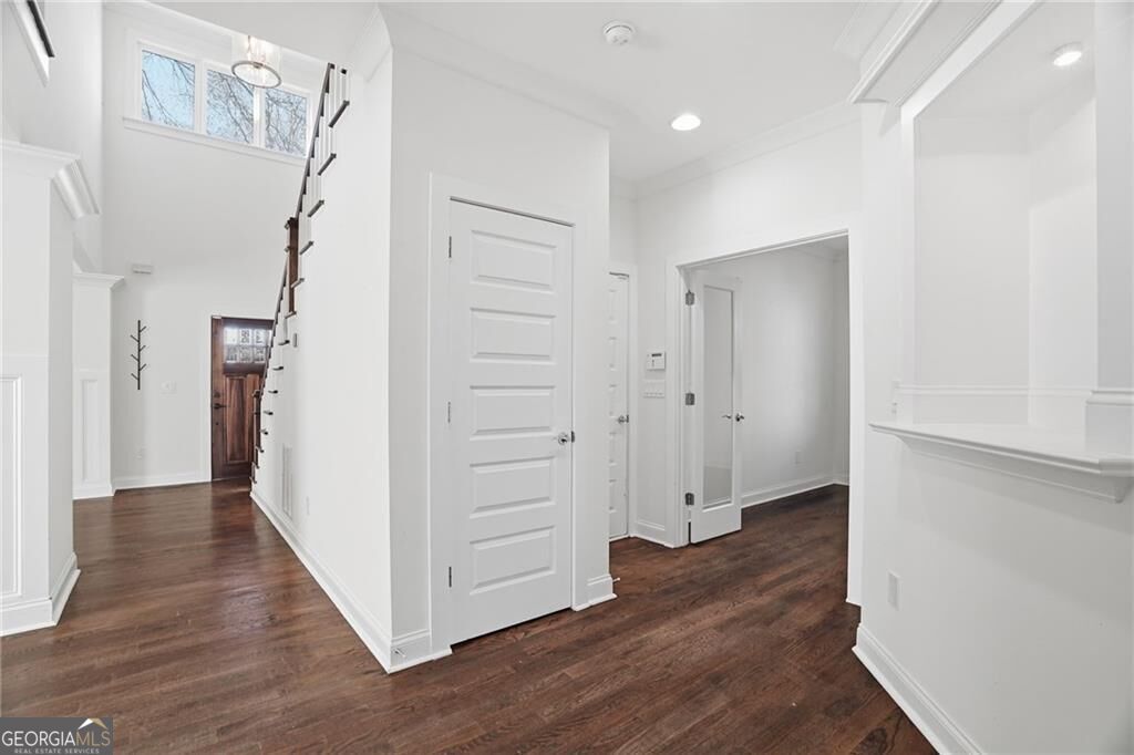 210 S Howard Street Se Property Photo 11