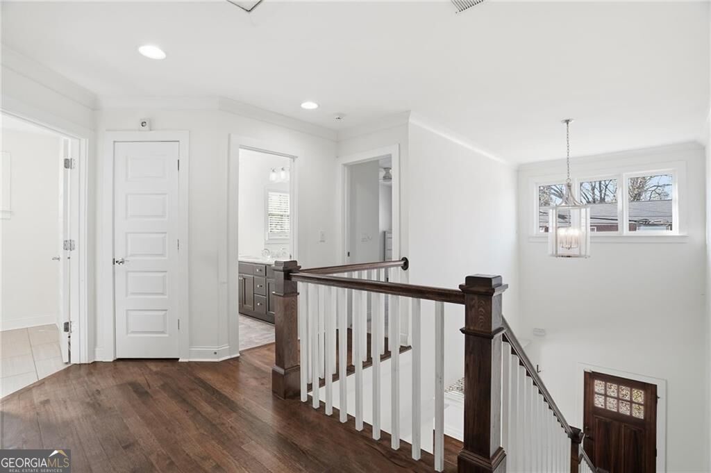 210 S Howard Street Se Property Photo 22