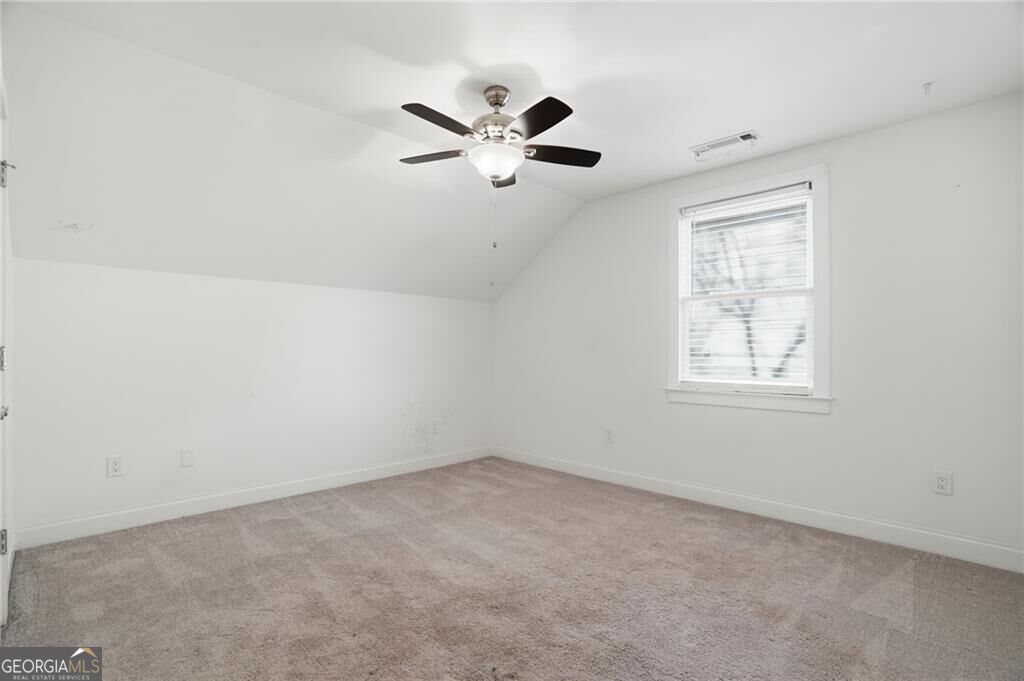 210 S Howard Street Se Property Photo 32