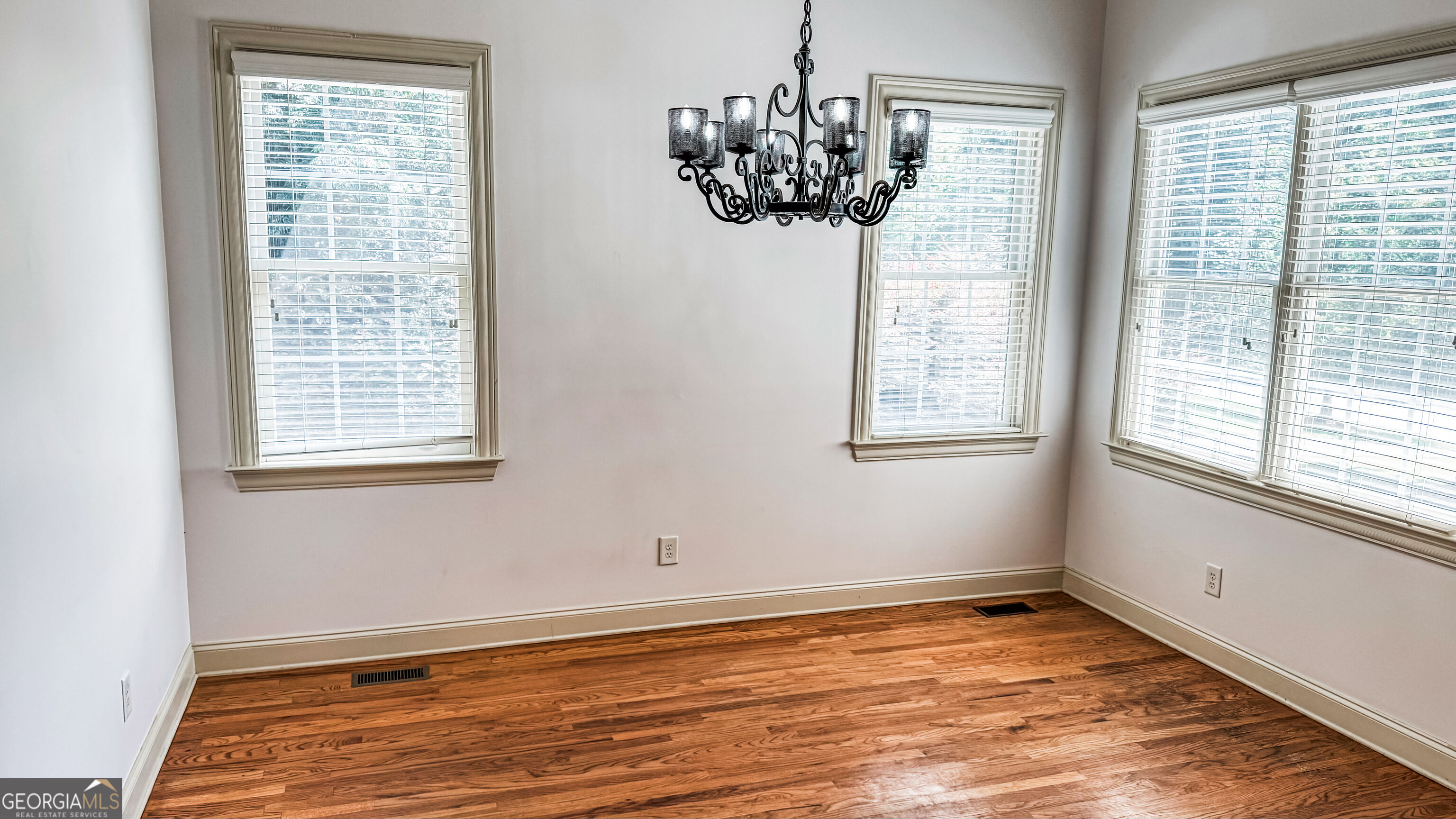 117 Tullamore Trail Property Photo 17