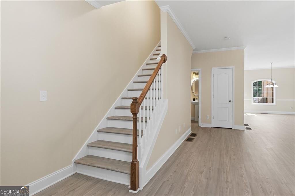 251 Derby Court Property Photo 6