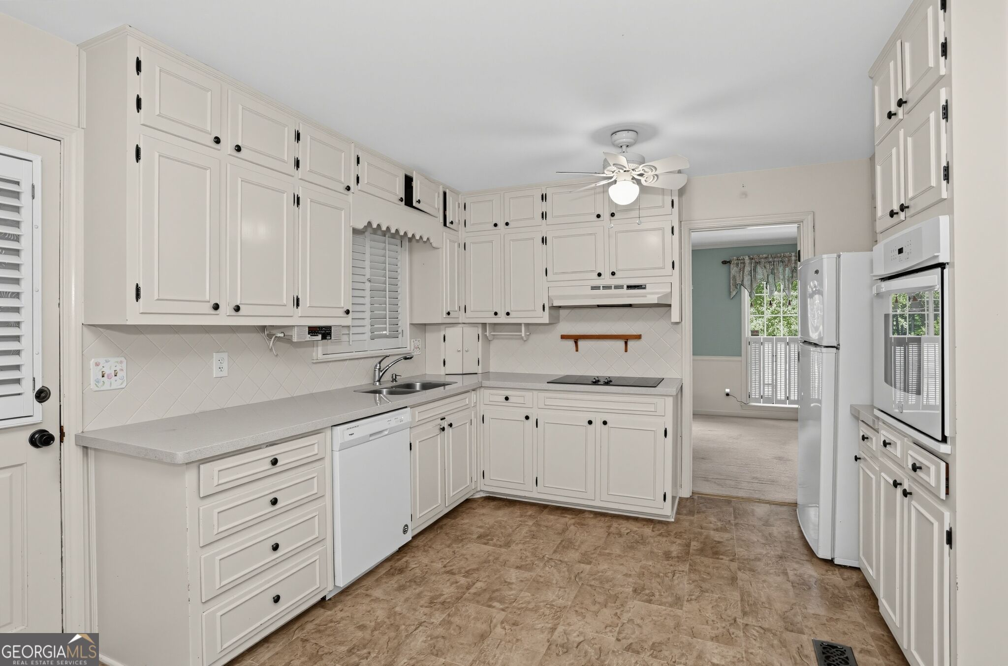 110 Jade Cove Circle Property Photo 7