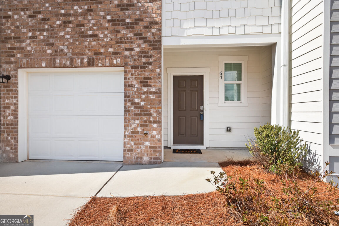 64 Thetford Way Property Photo 3