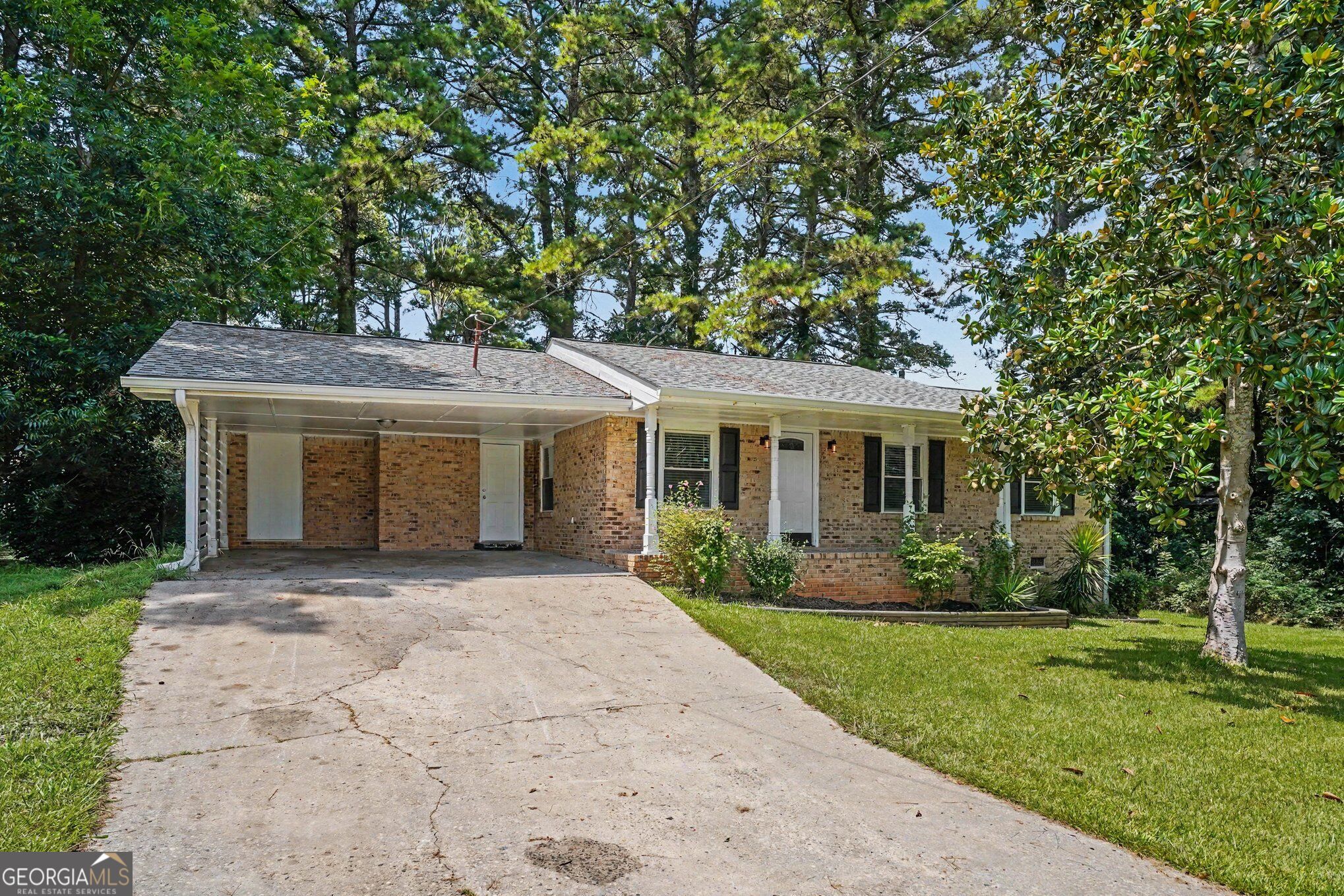 5893 Ronnie Drive Property Photo 2