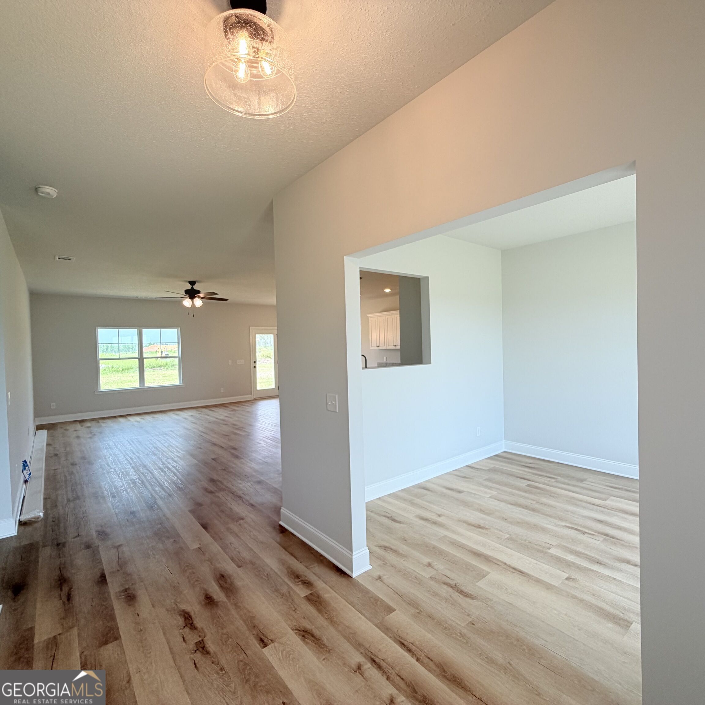 325 Livingston Bend Property Photo 4