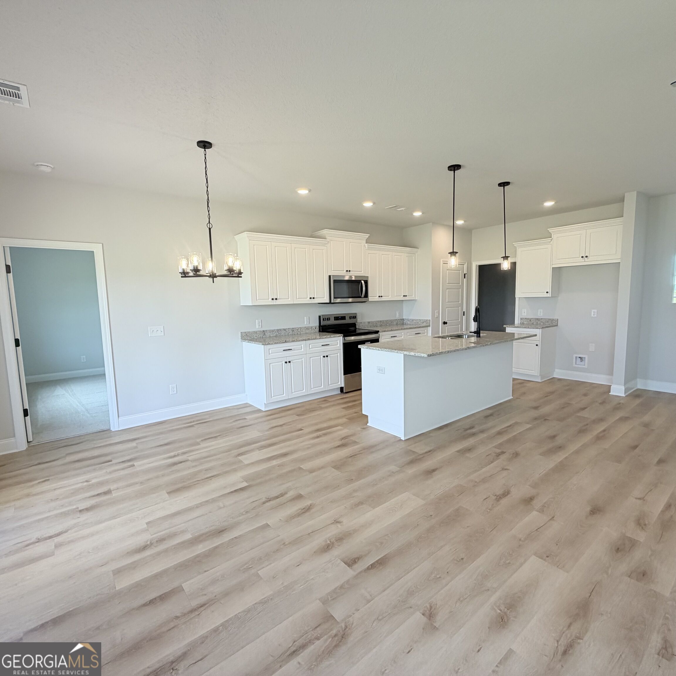325 Livingston Bend Property Photo 7