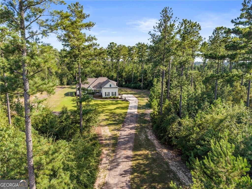 1396 Lotts Creek Road Property Photo 1