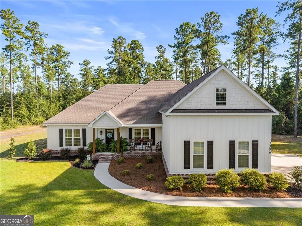 1396 Lotts Creek Road Property Photo 3