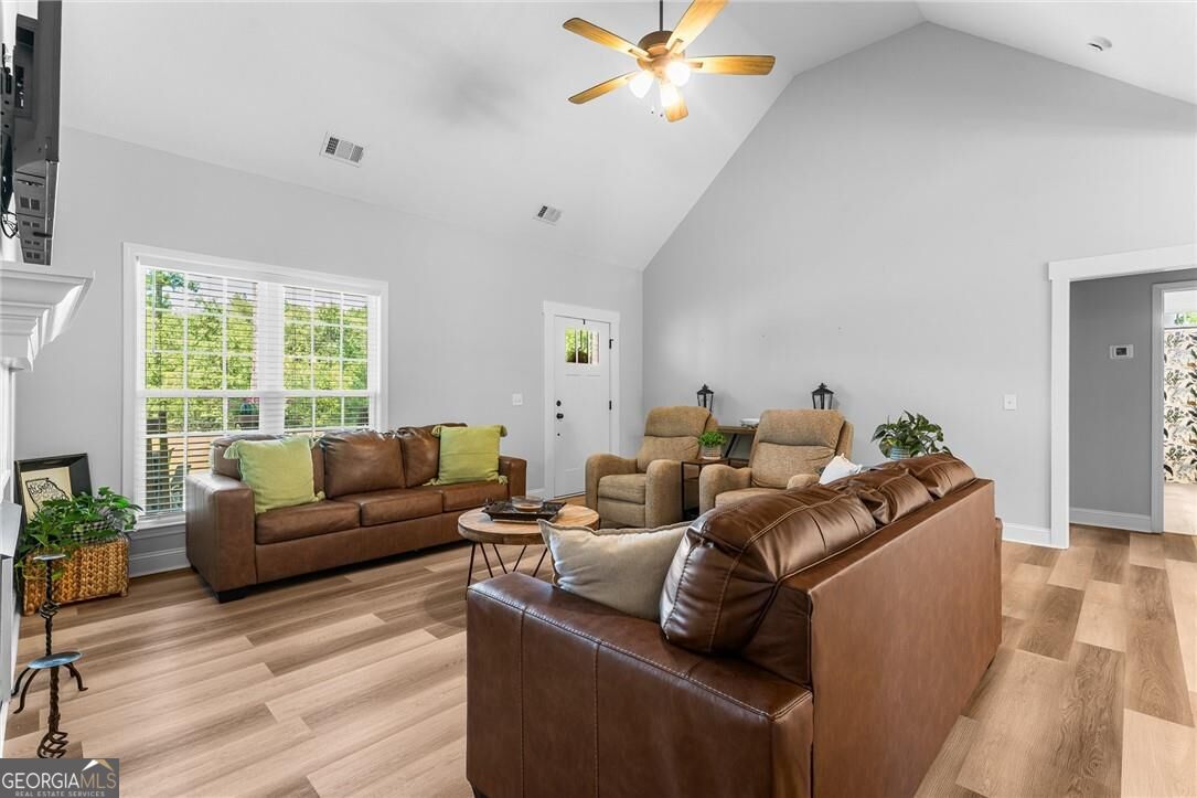1396 Lotts Creek Road Property Photo 15