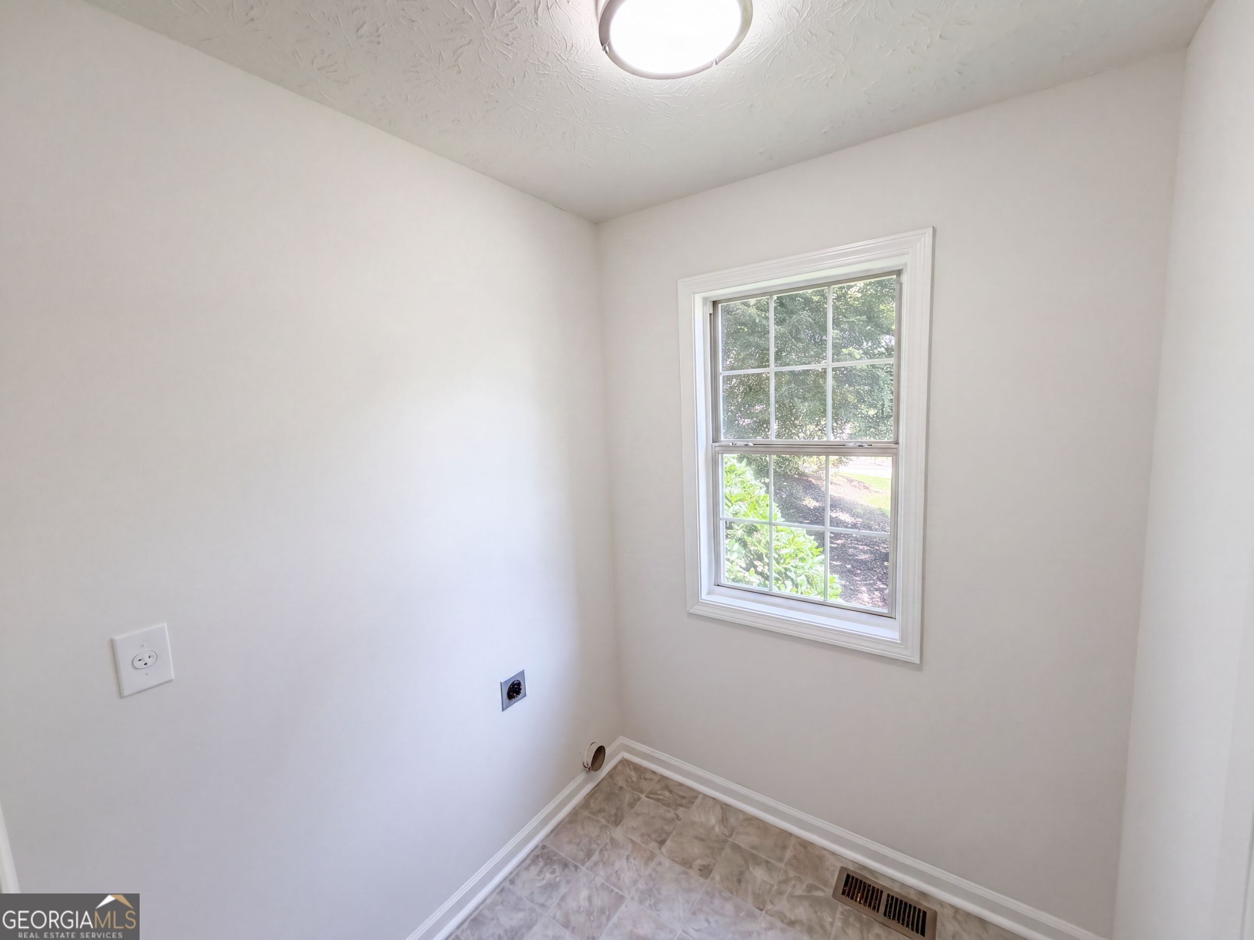 7830 Mosswood Lane Property Photo 18