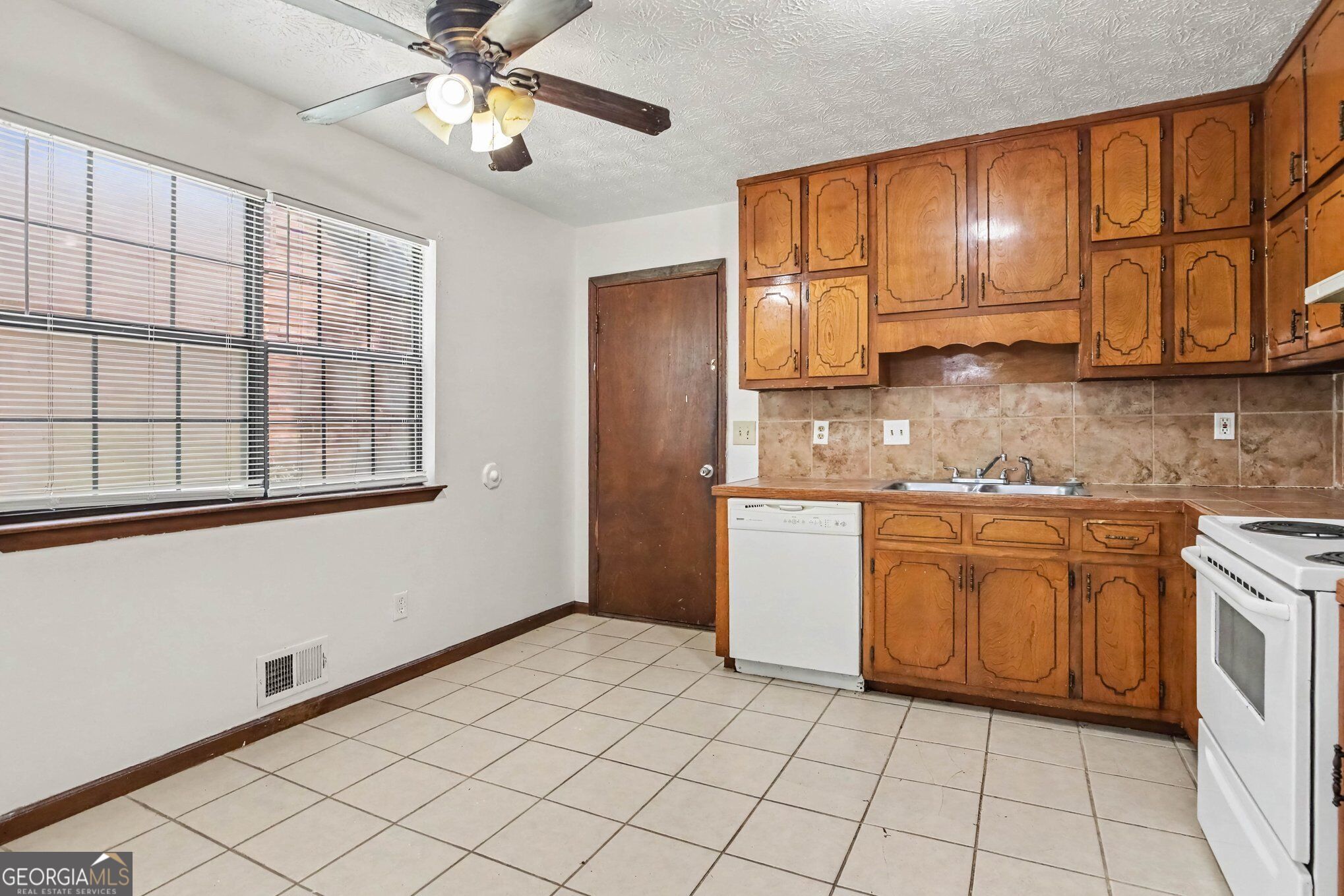 9115 Raven Drive Property Photo 9