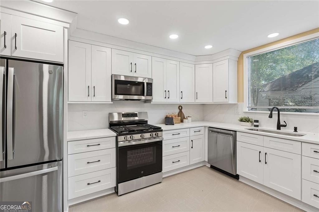 805 Holmes Street Nw Property Photo 17