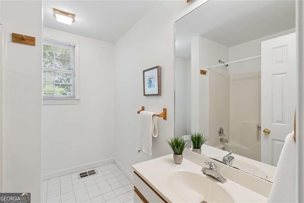 805 Holmes Street Nw Property Photo 21