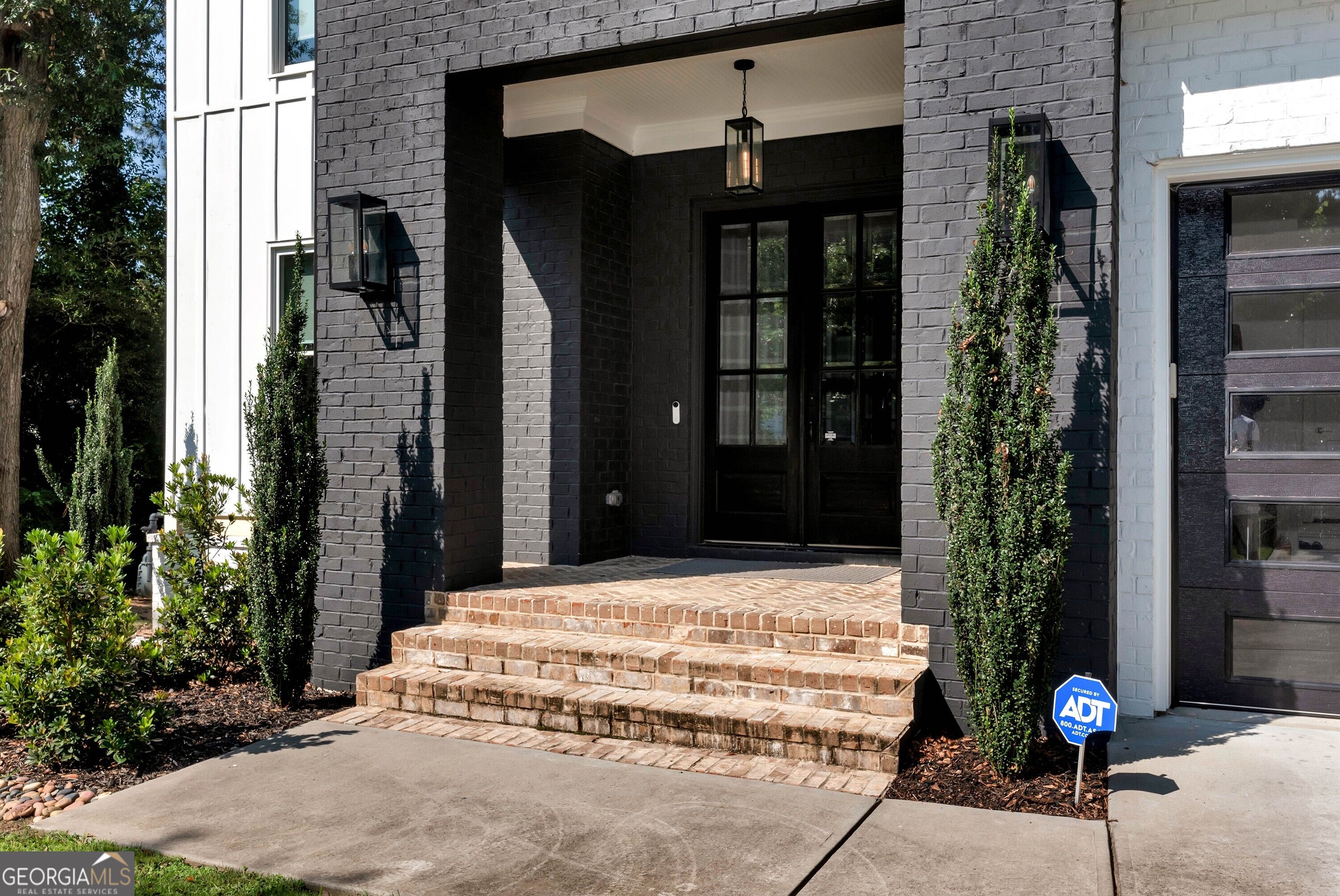 2670 Carlton Place Ne Property Photo 4