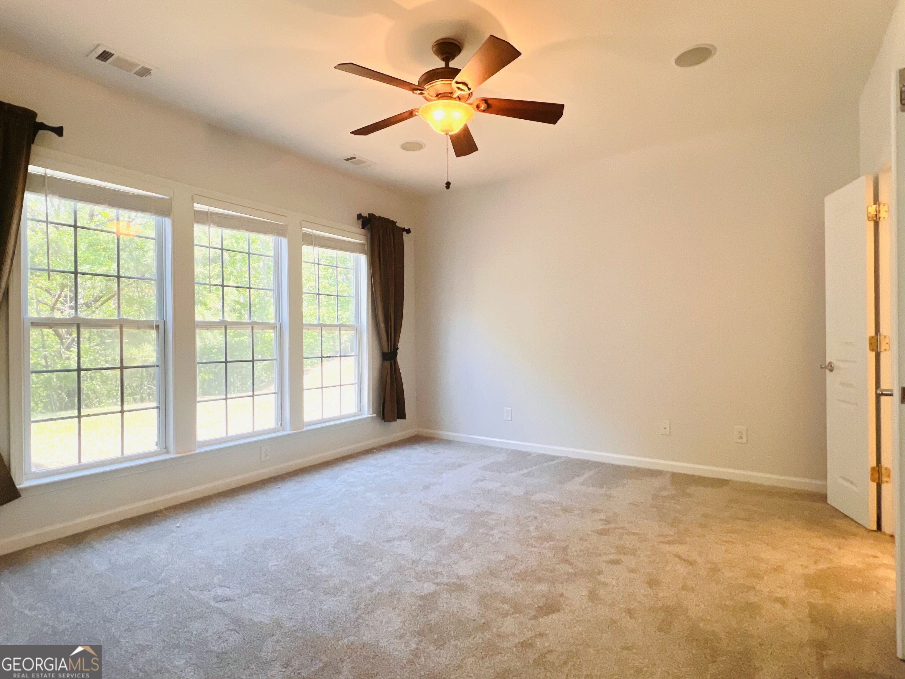 130 Magic Lily Drive Property Photo 10