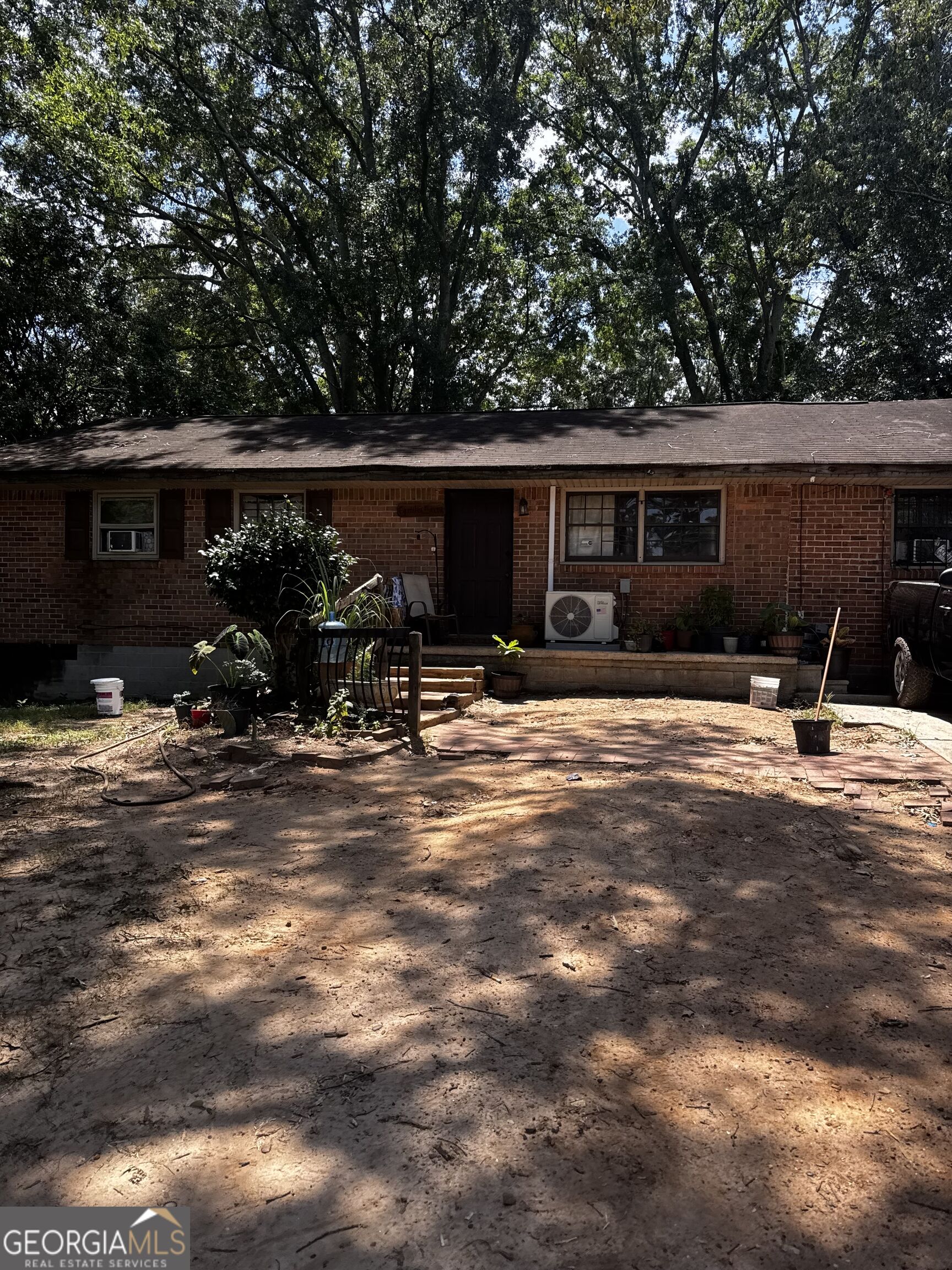 301 ESSEX Drive Property Photo 1