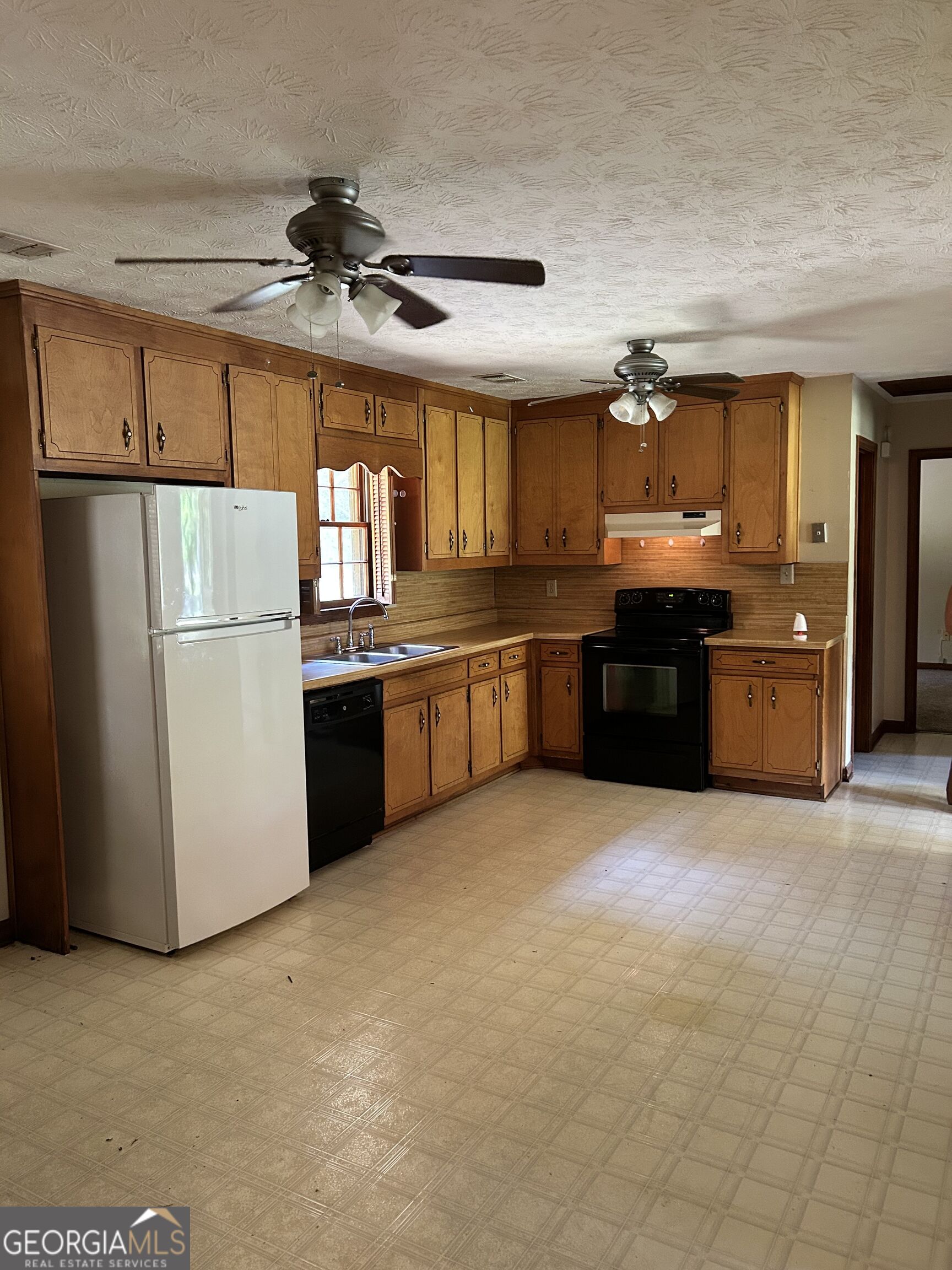 70 E Dollar Circle Property Photo 4