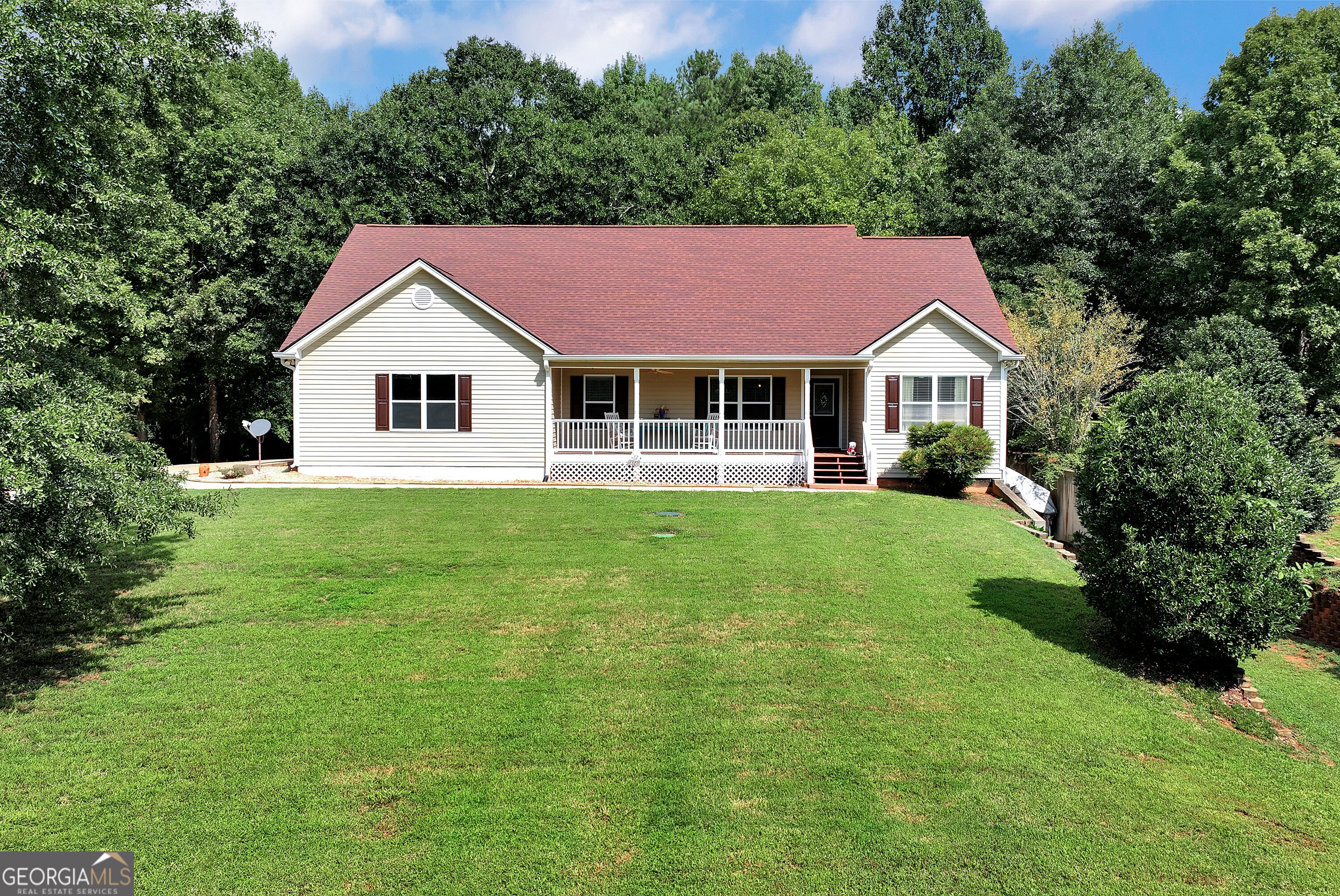 817 Bluejay Way Property Photo 2