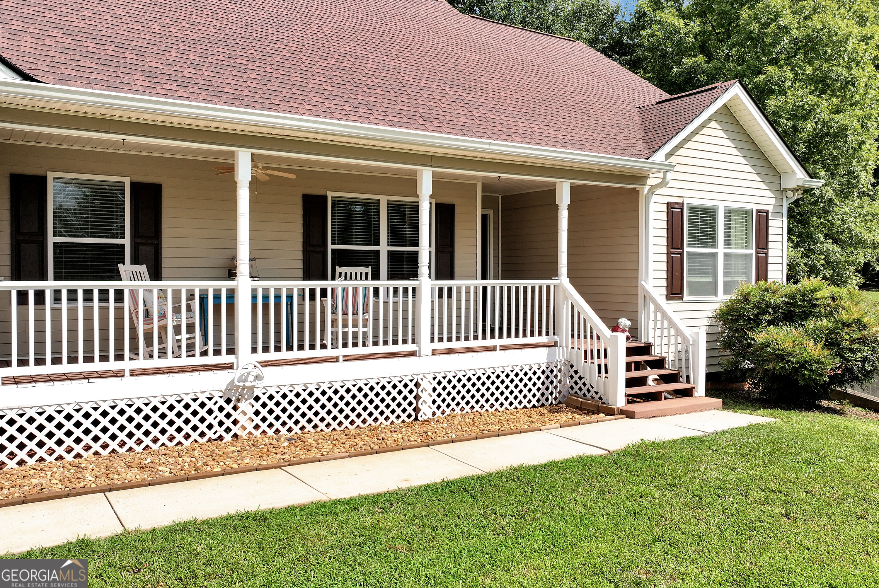 817 Bluejay Way Property Photo 4