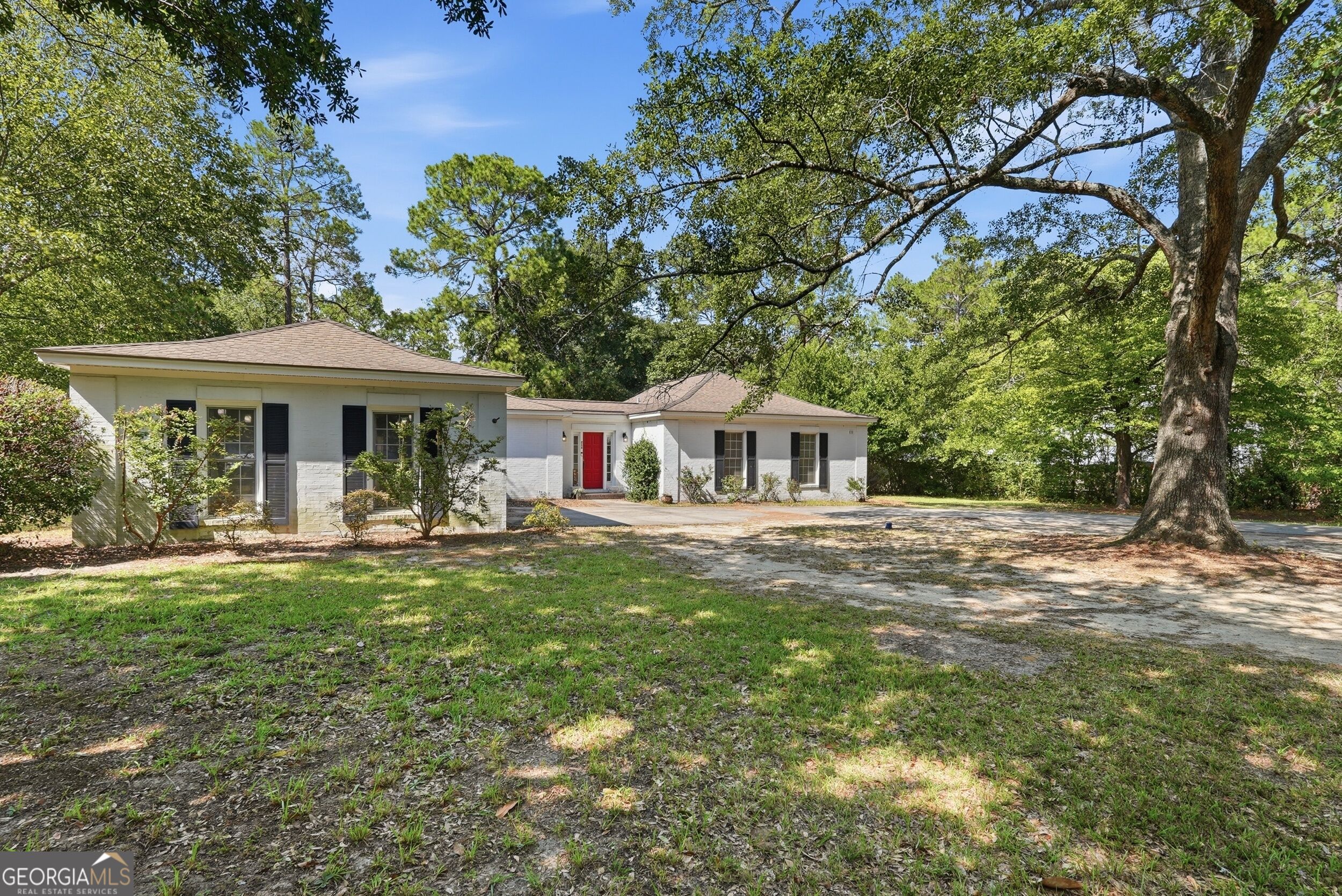 215 Wildwood Drive Property Photo 1