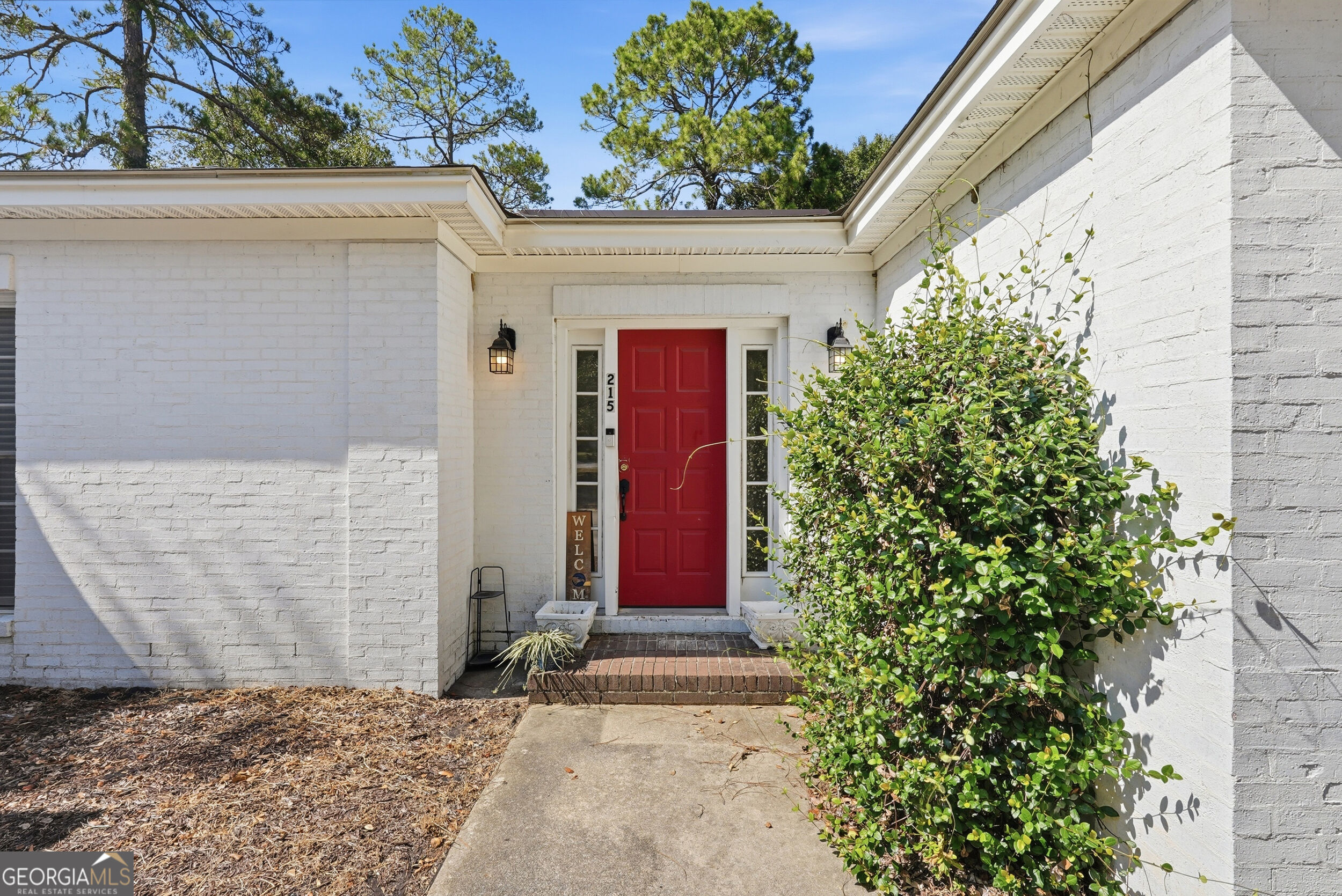 215 Wildwood Drive Property Photo 2