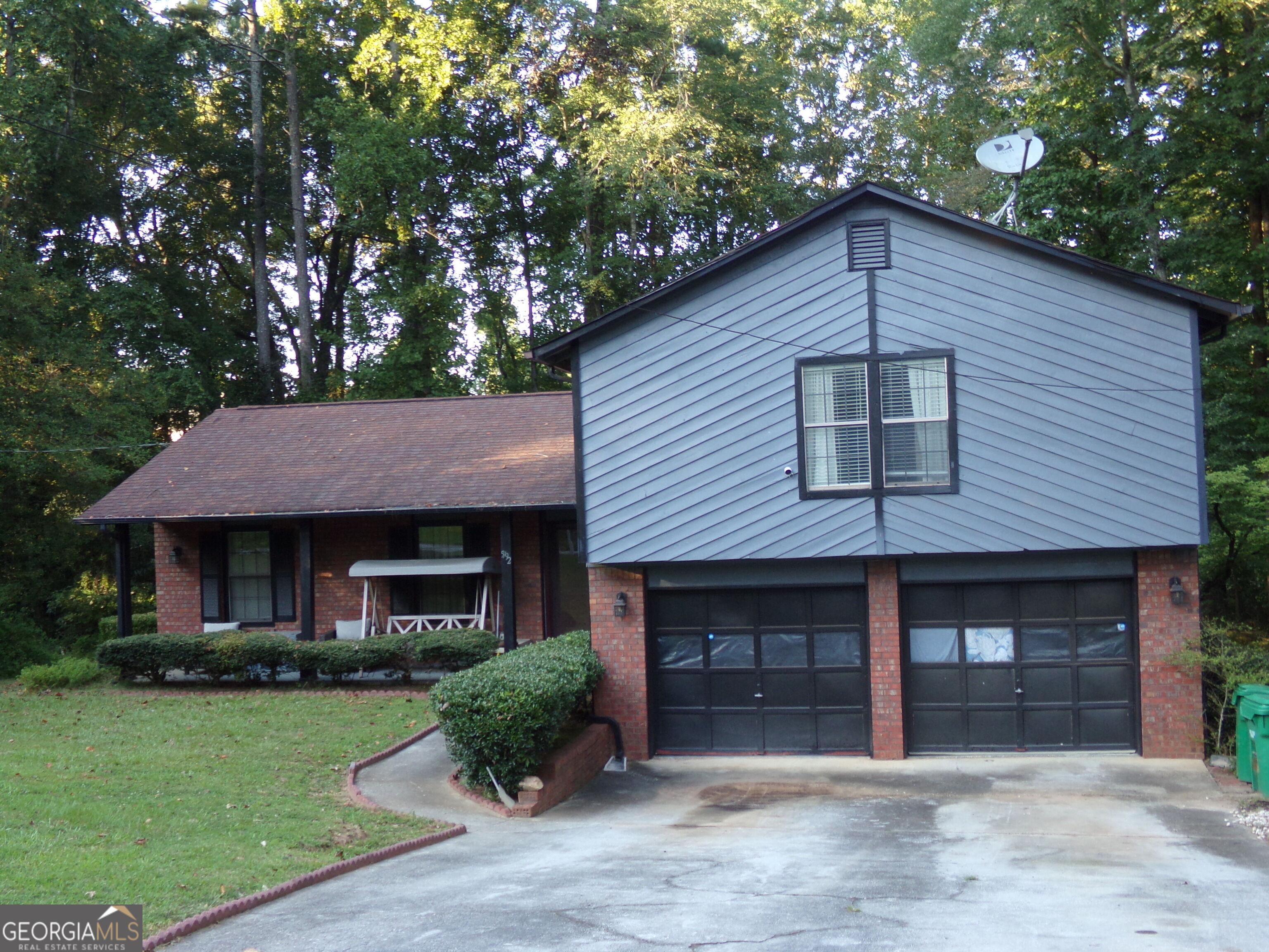 5792 Windermere Court Property Photo 2