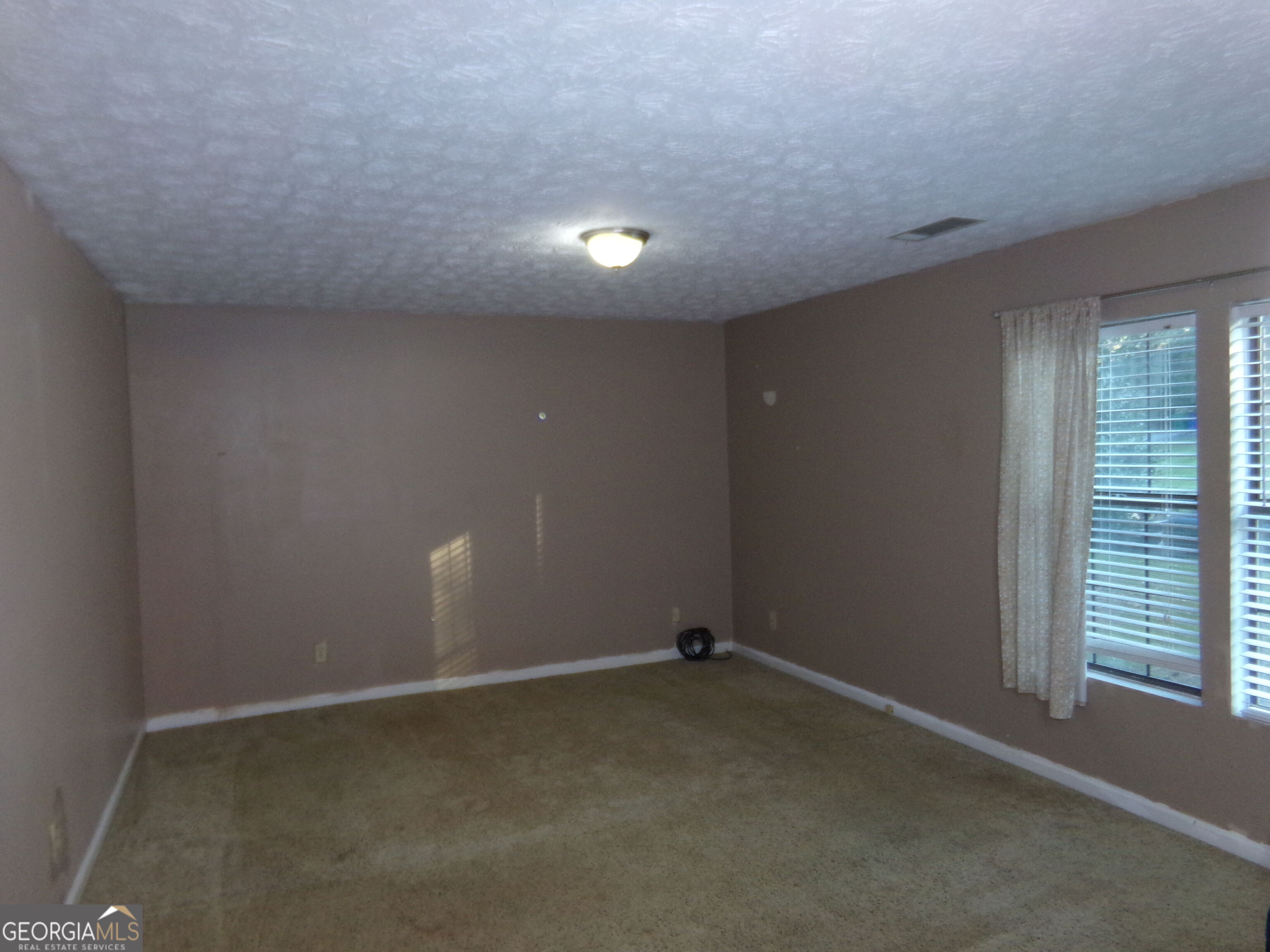 5792 Windermere Court Property Photo 8