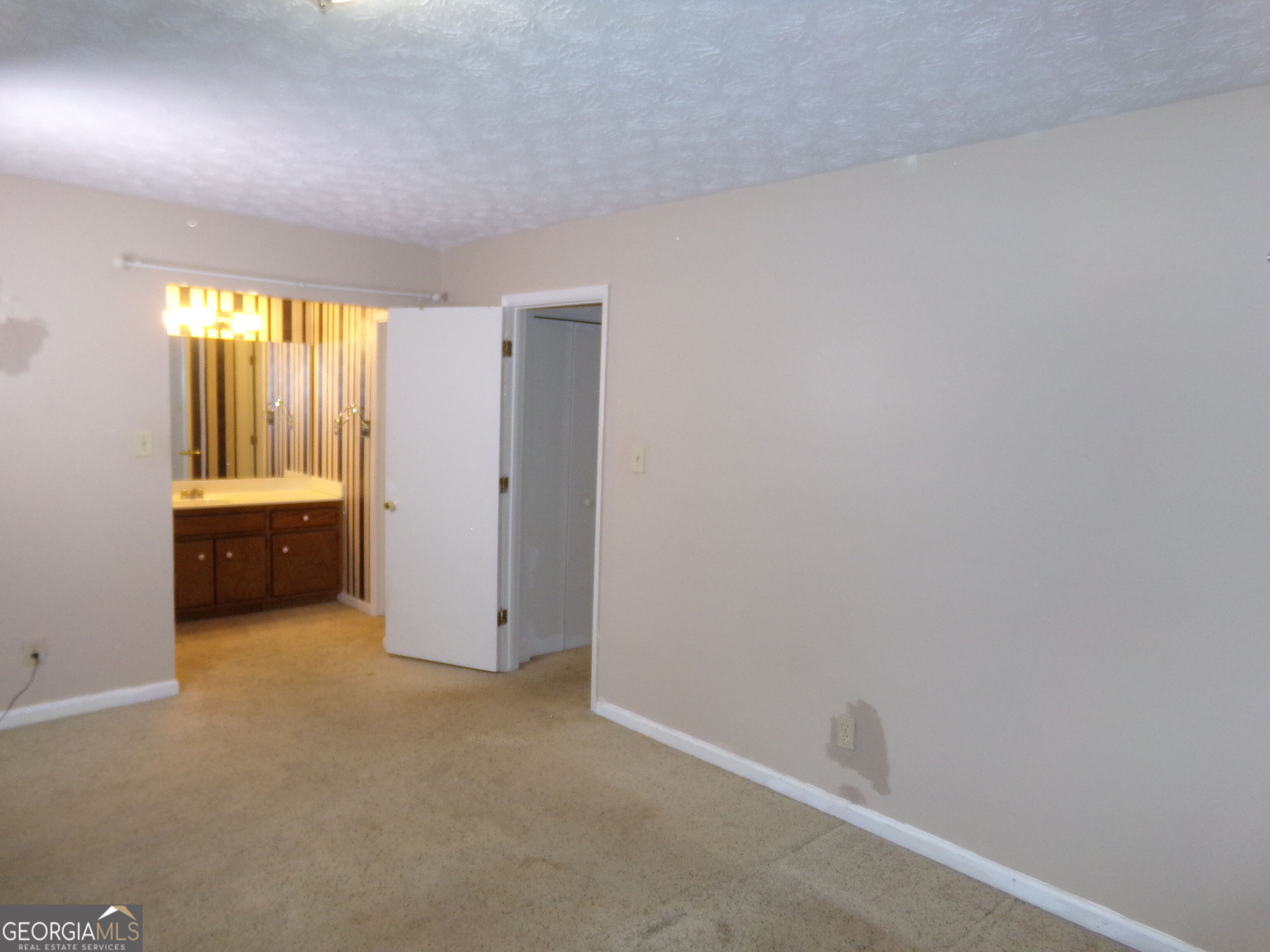 5792 Windermere Court Property Photo 11