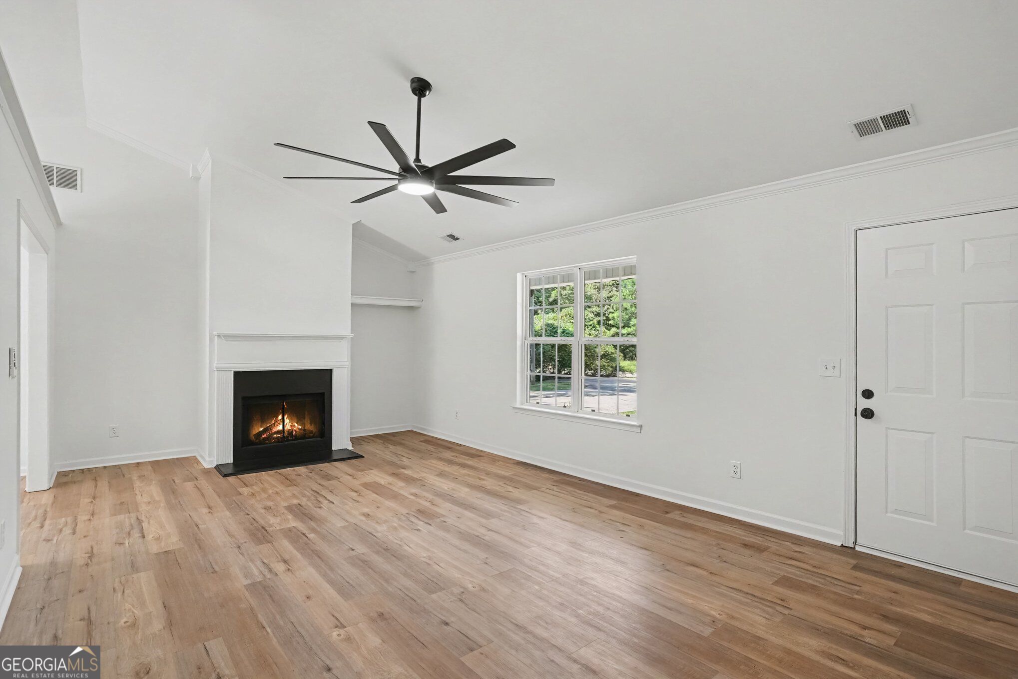 305 Veal Road Property Photo 5