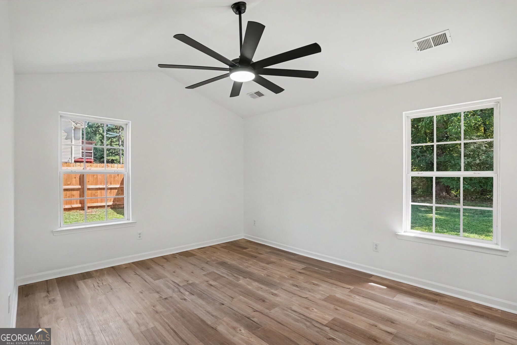 305 Veal Road Property Photo 12