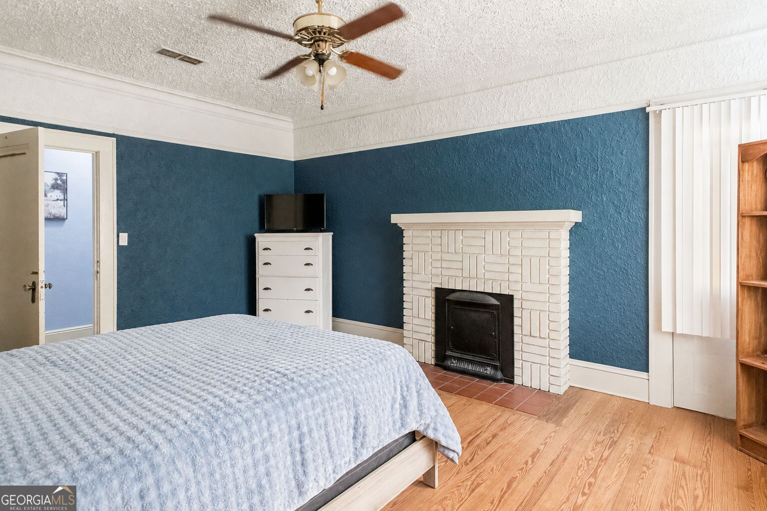 711 Holly Street Property Photo 32