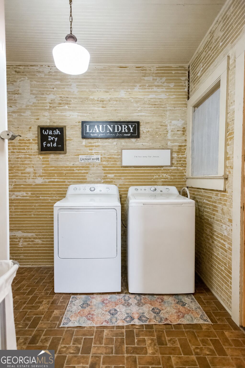 711 Holly Street Property Photo 40