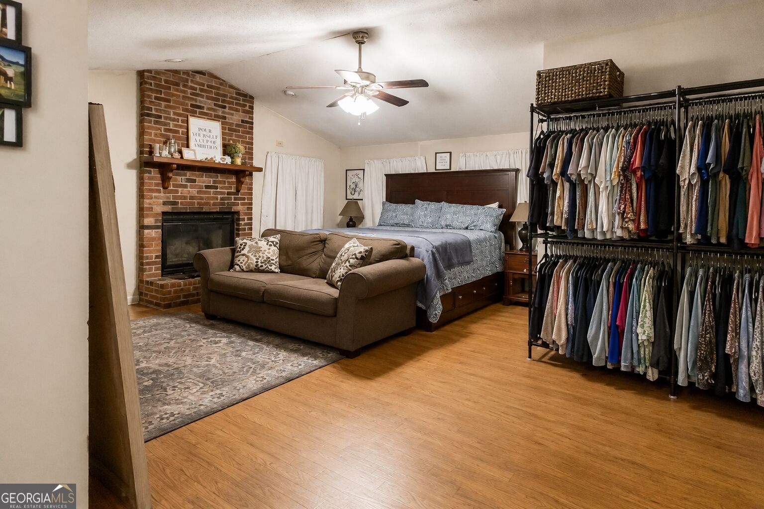 711 Holly Street Property Photo 42