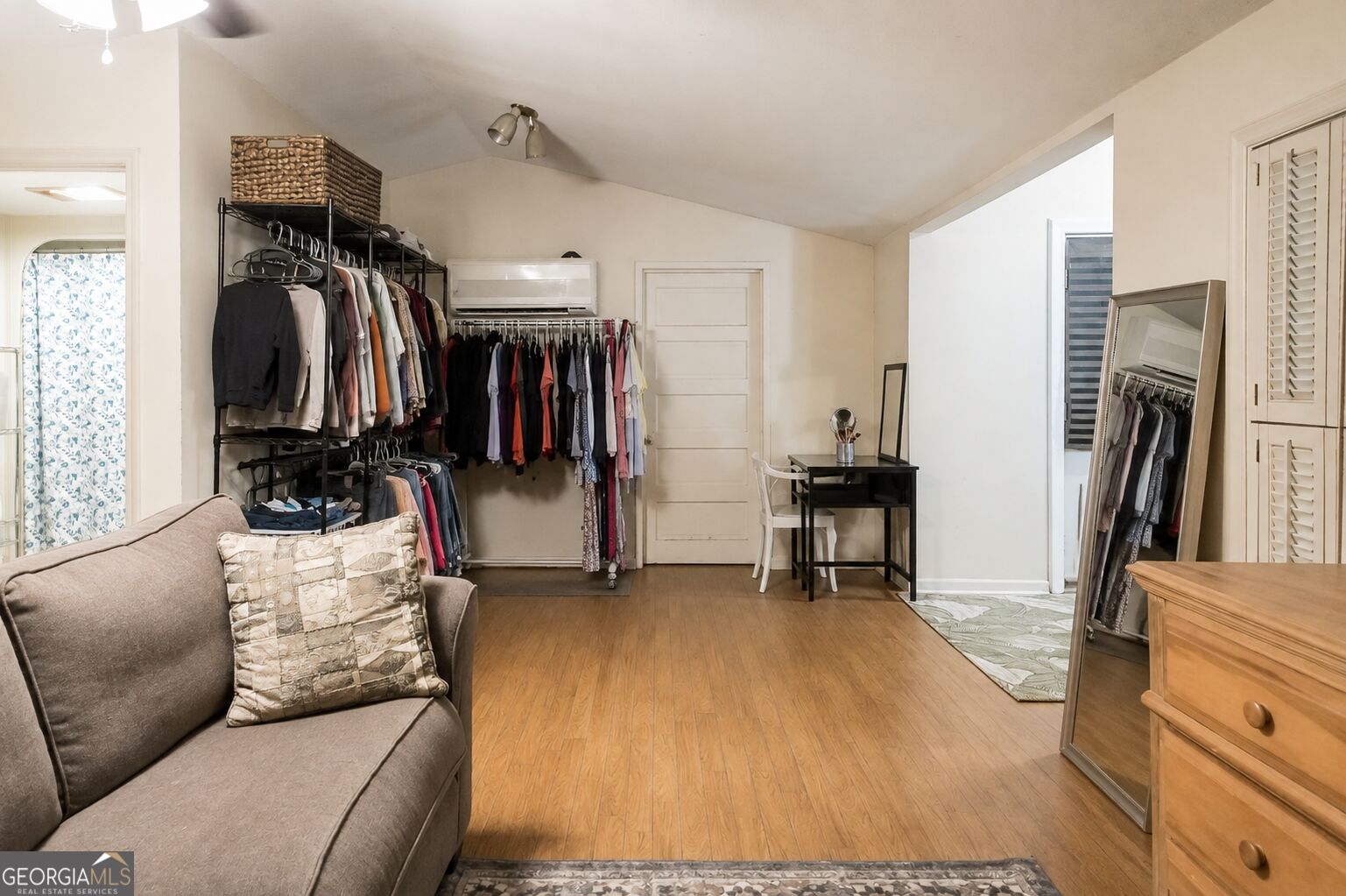 711 Holly Street Property Photo 46