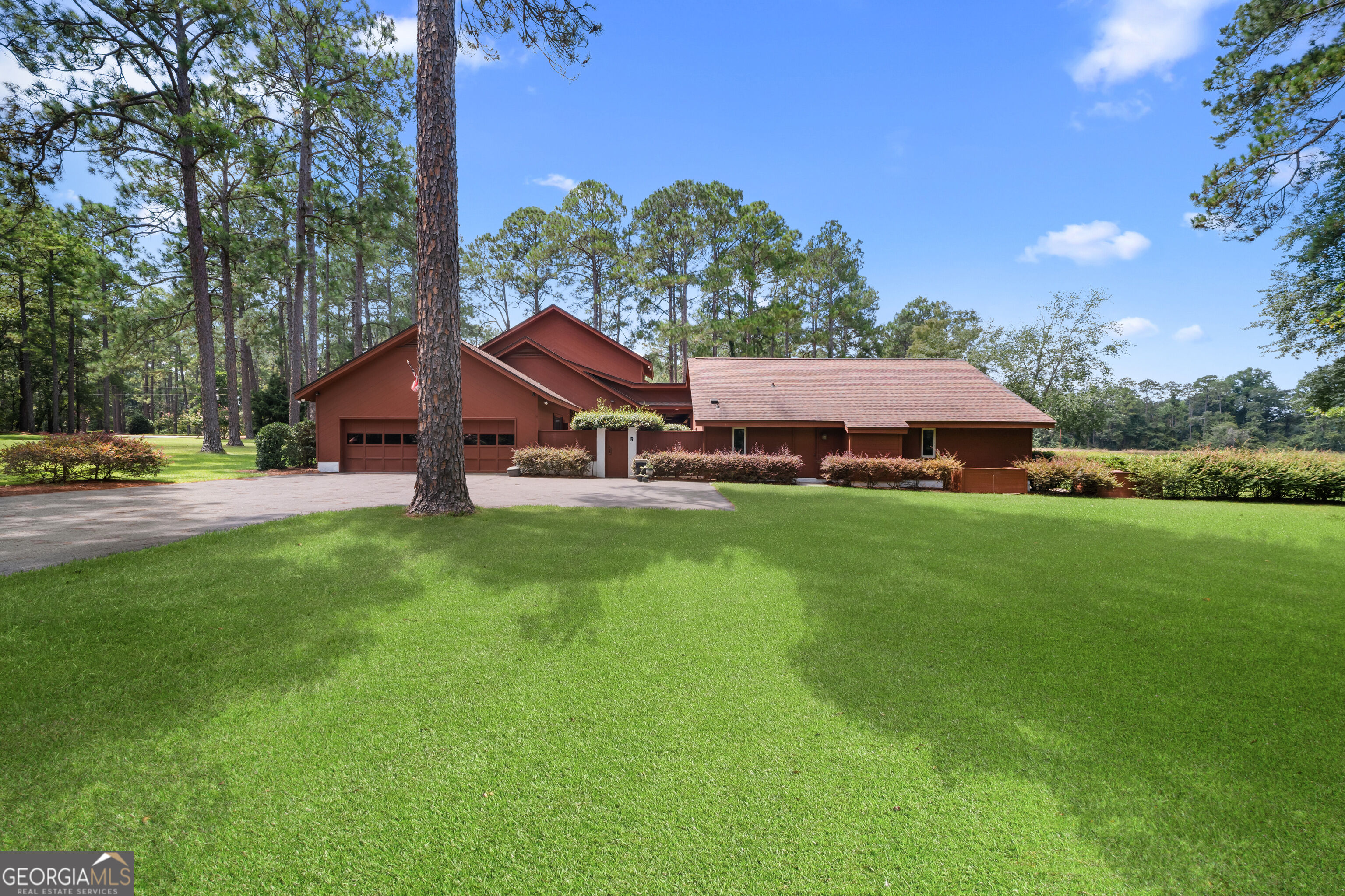 7 Whippoorwill Drive Property Photo 1