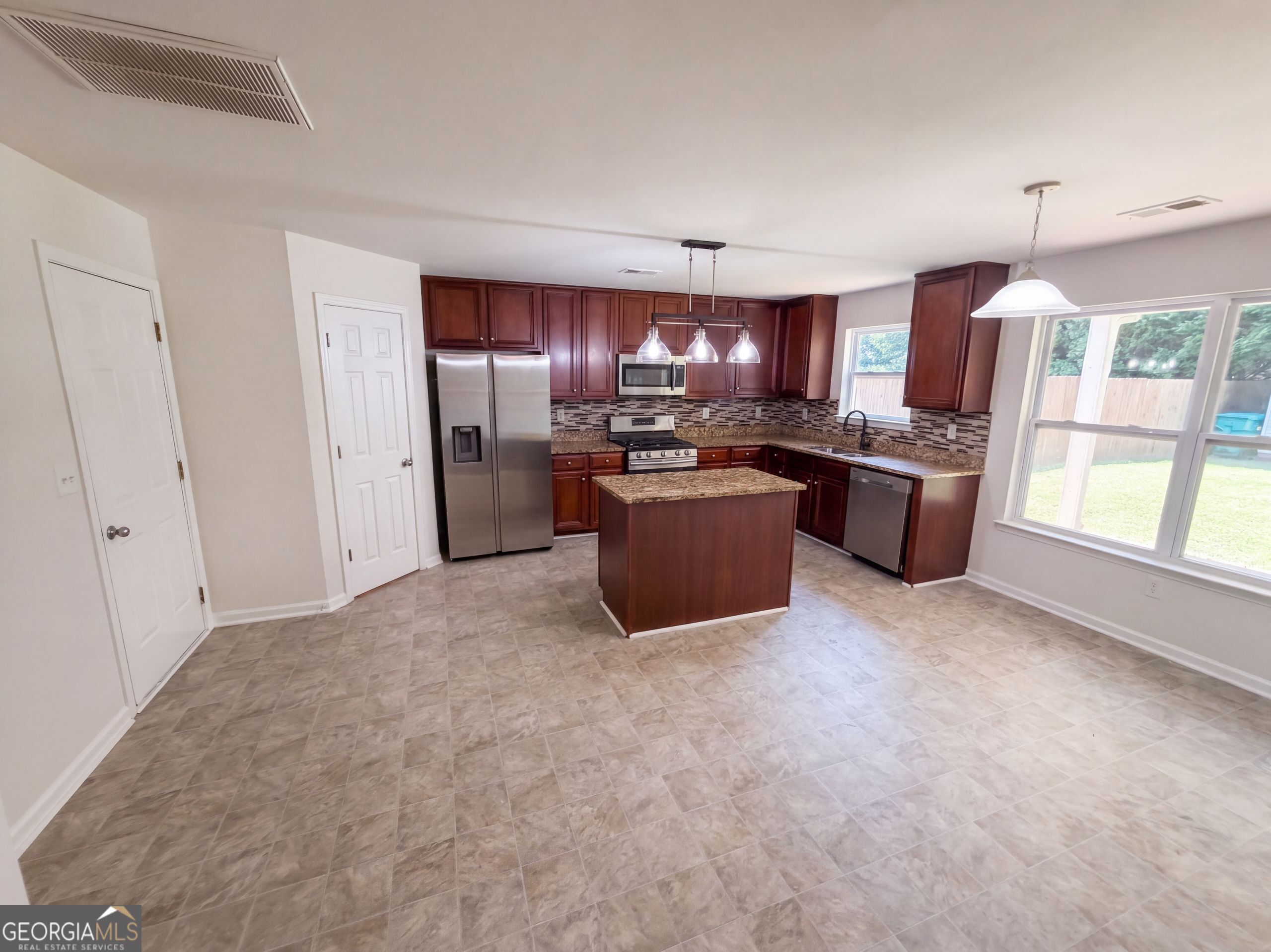 538 Walnut Way Property Photo 2