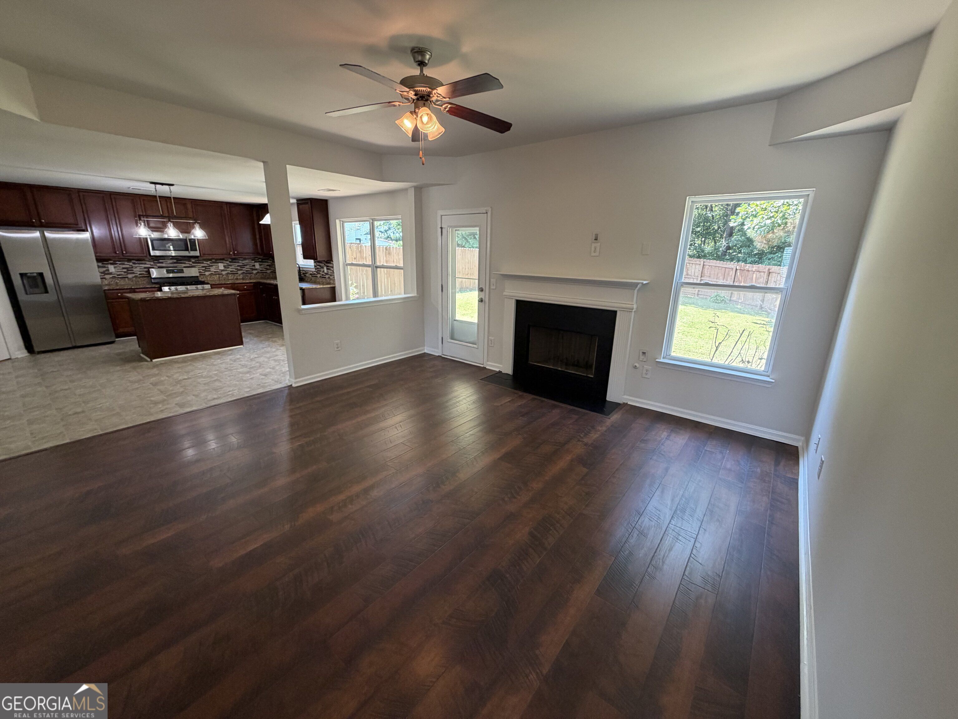 538 Walnut Way Property Photo 3