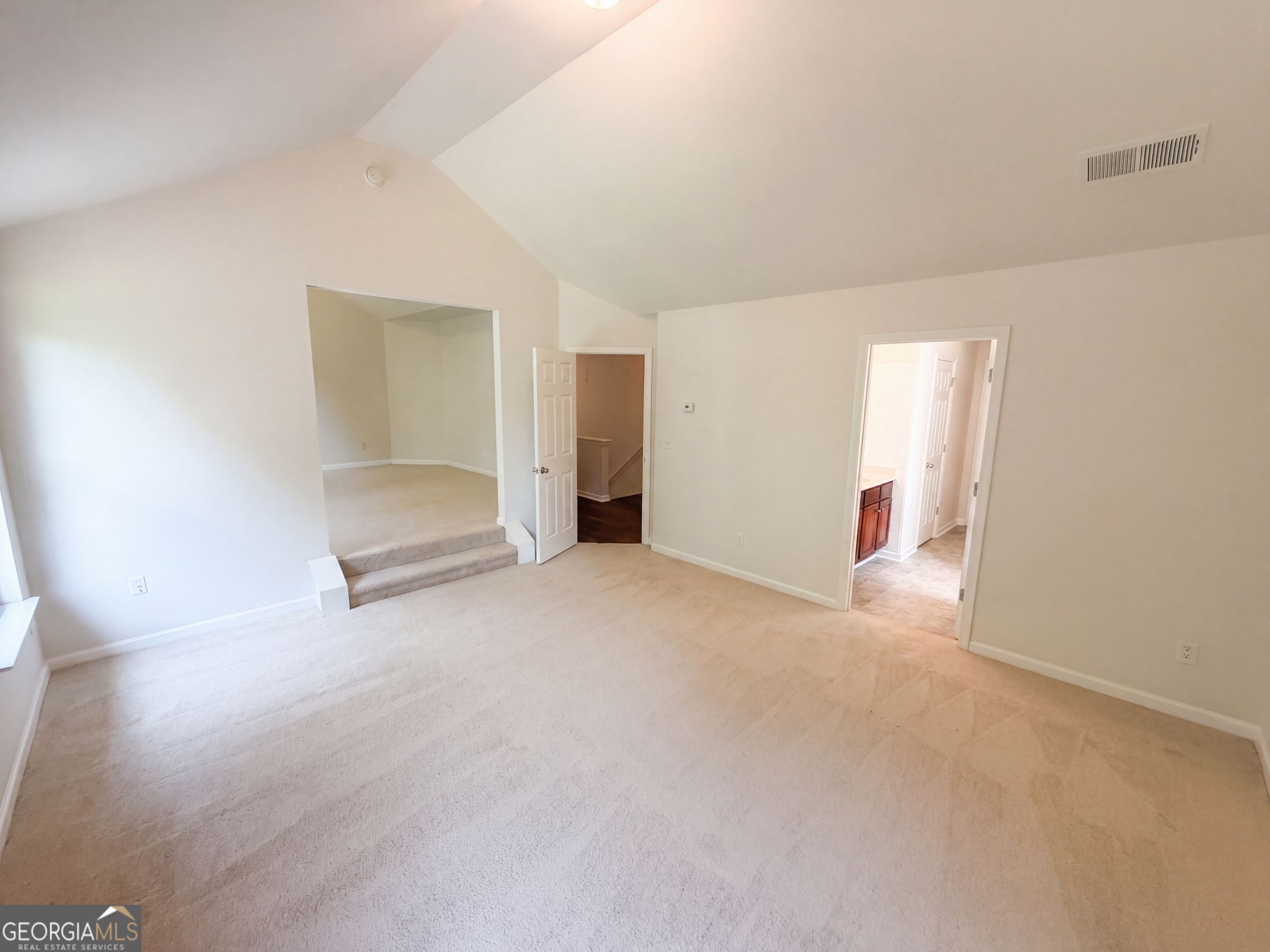 538 Walnut Way Property Photo 4