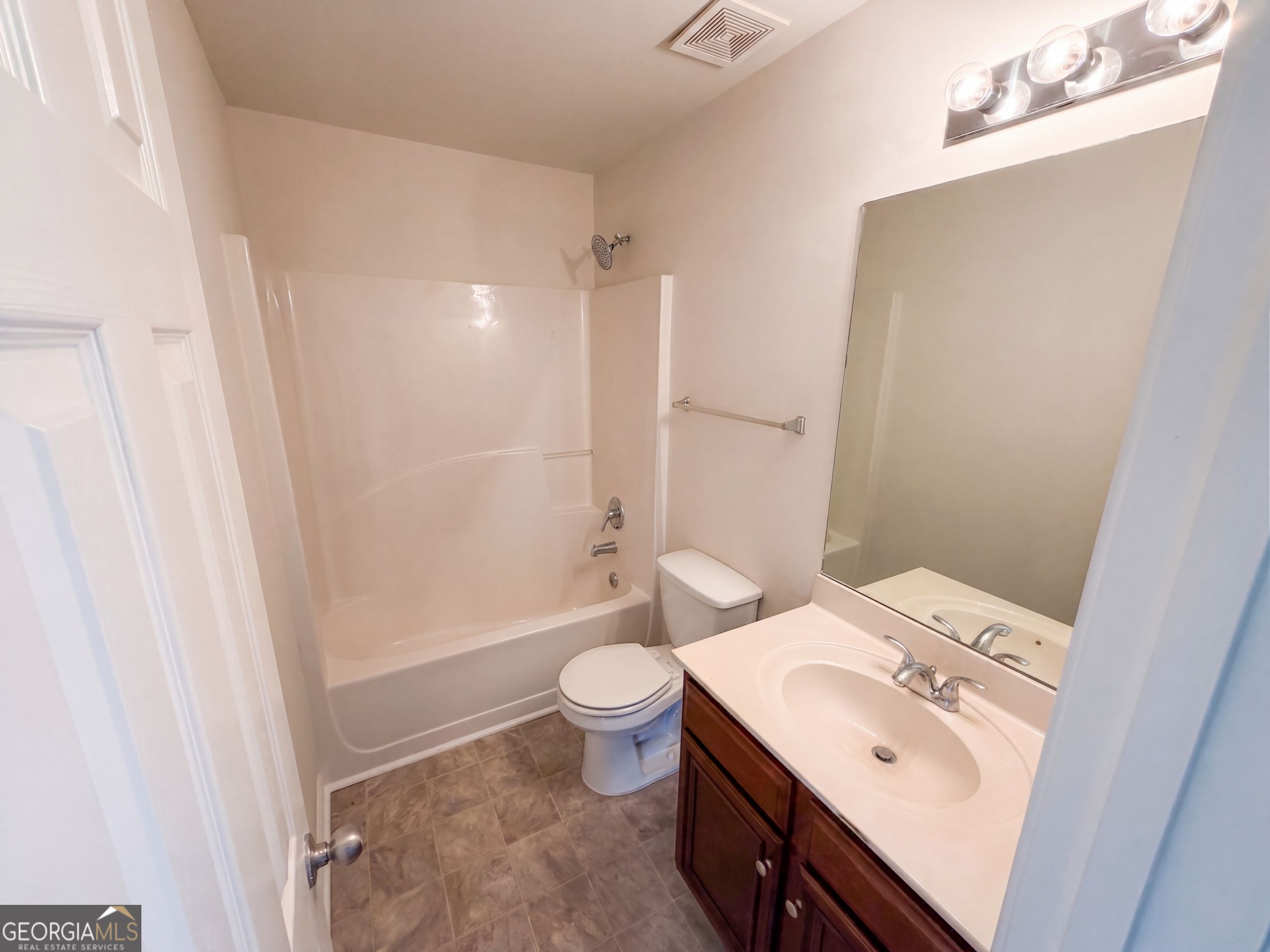 538 Walnut Way Property Photo 8