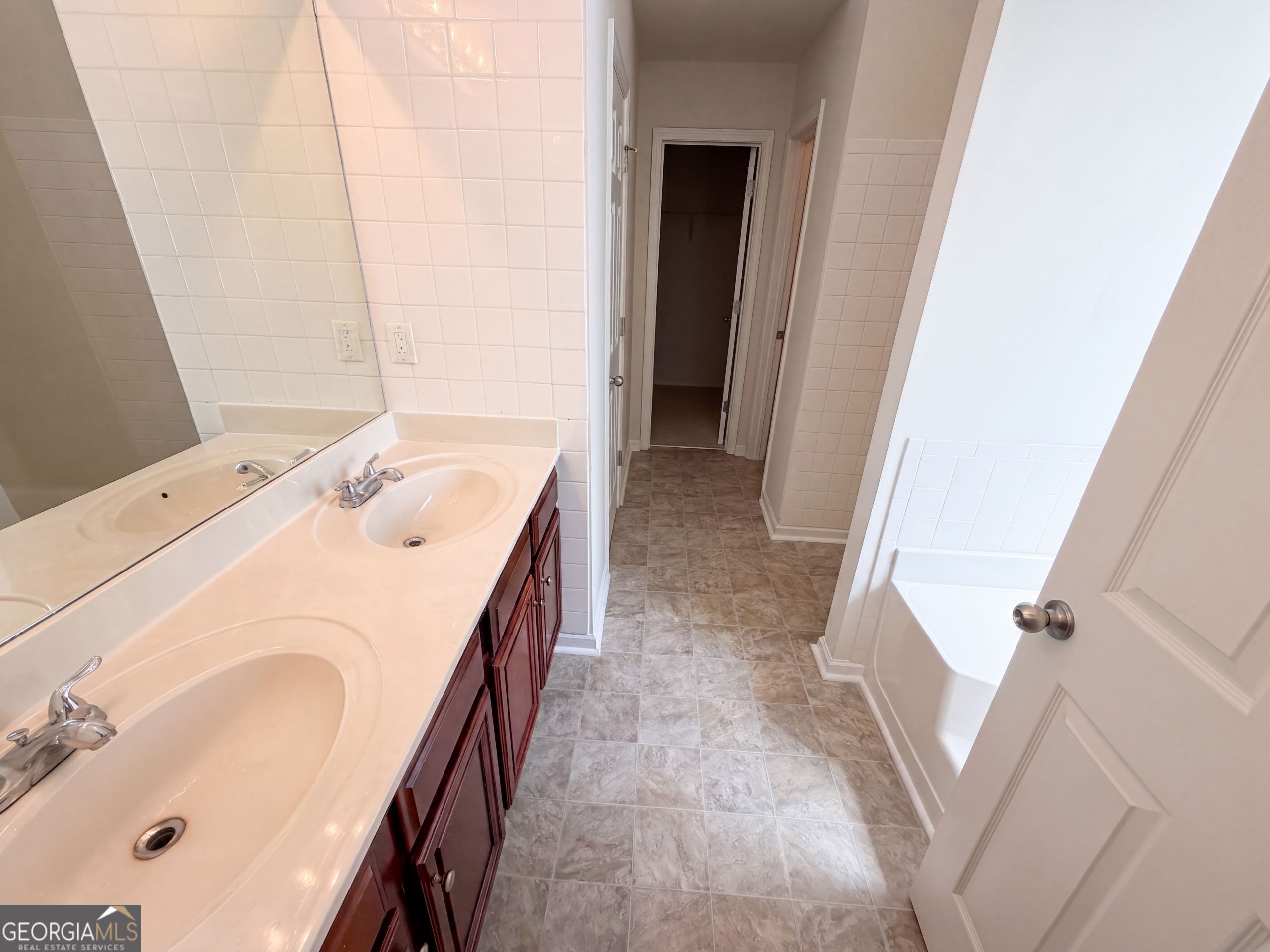 538 Walnut Way Property Photo 14