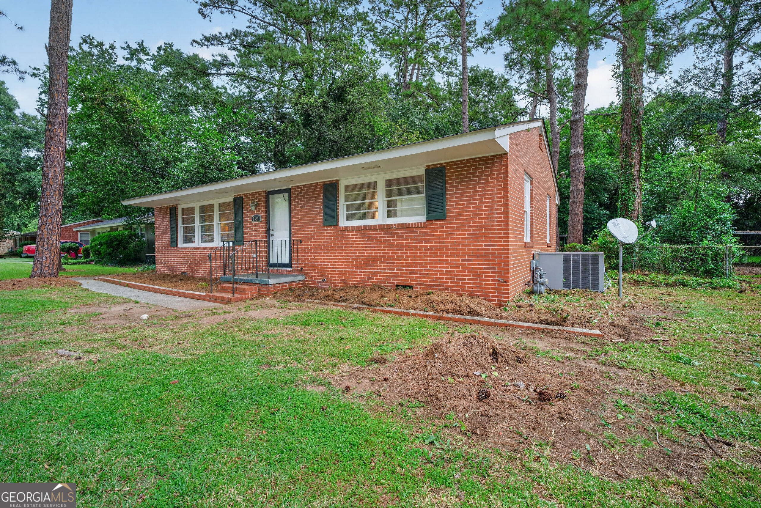 2557 Delano Drive Property Photo 2