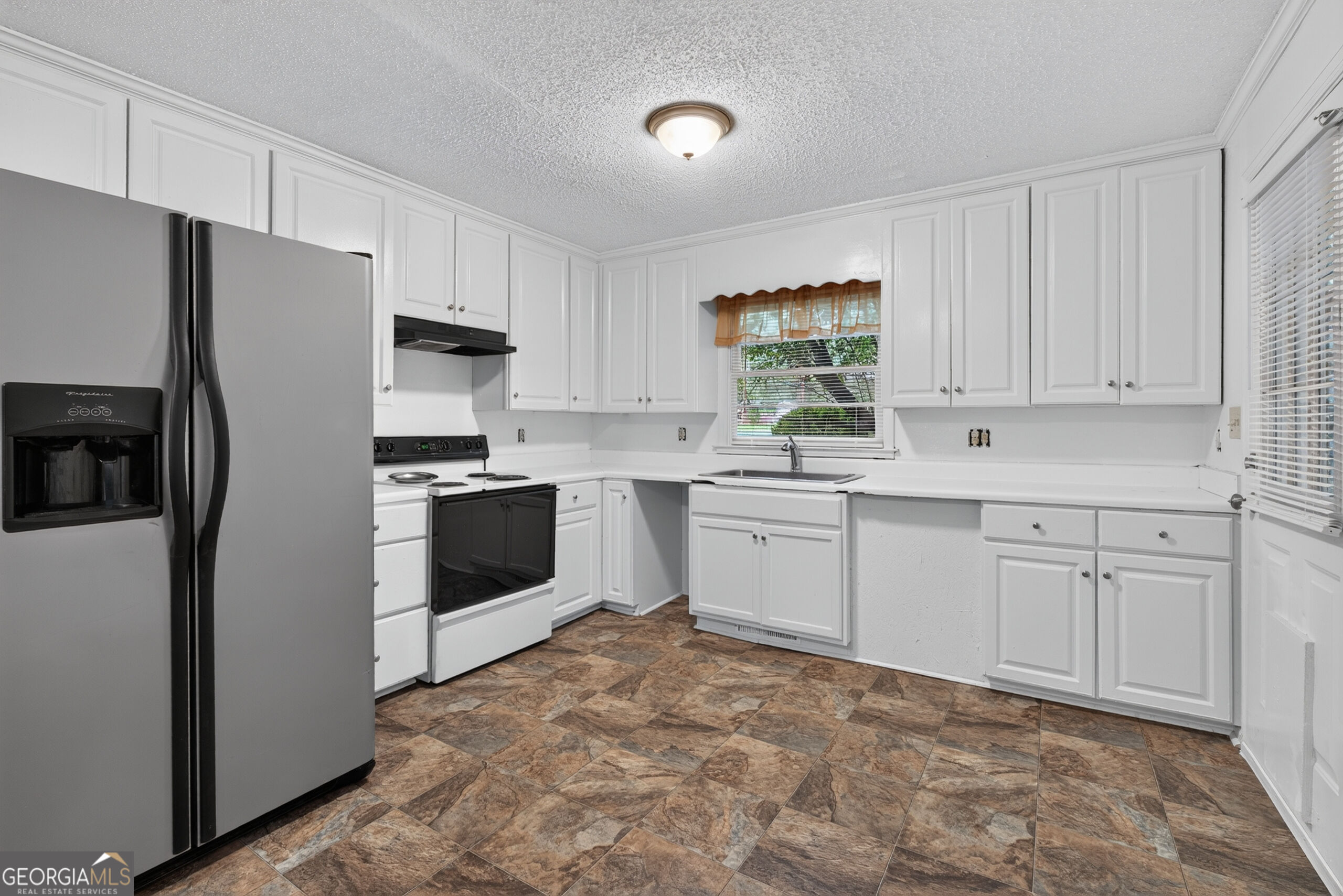 2557 Delano Drive Property Photo 16